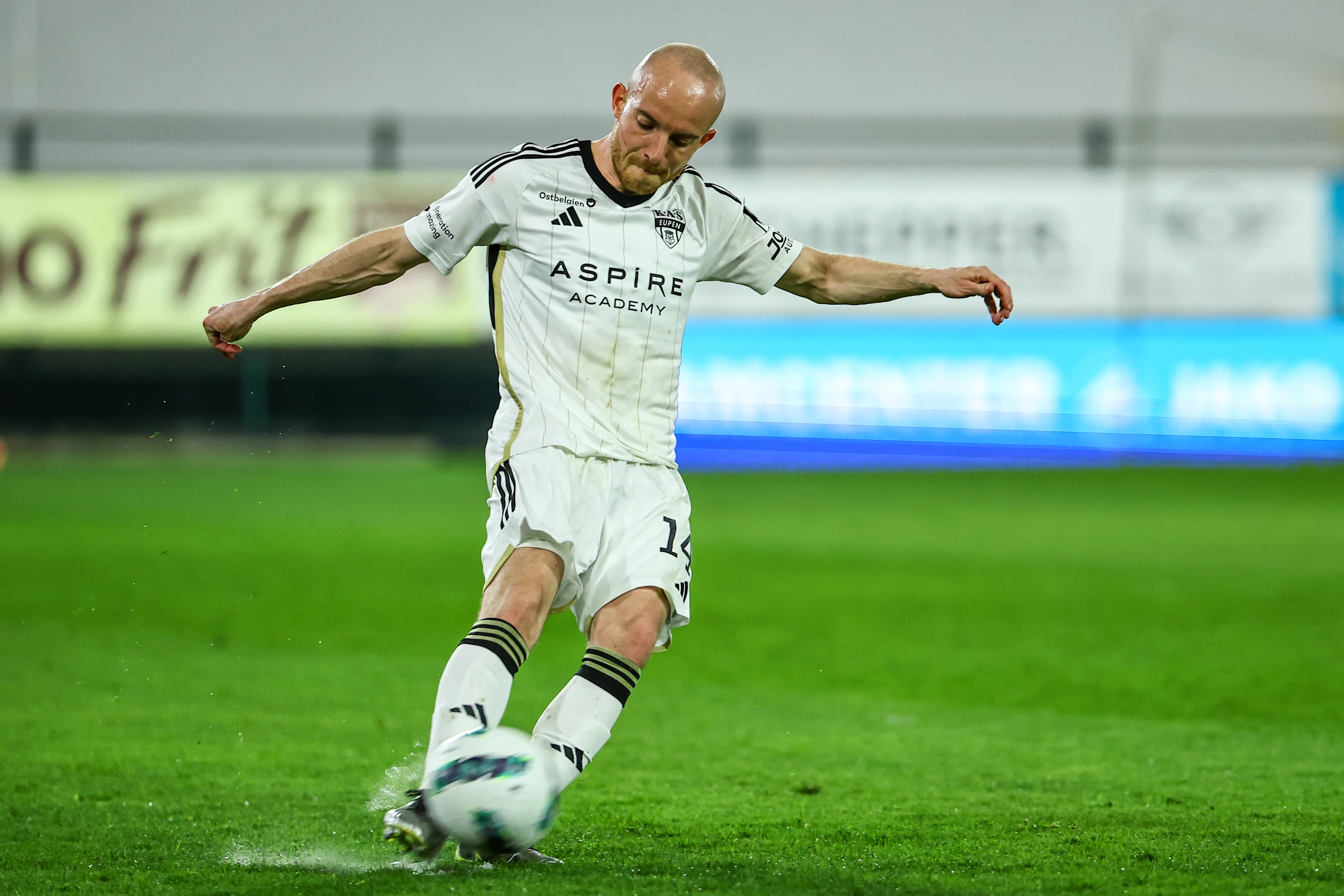 Eupen's Jerome Deom pictured in action during a soccer match between SK Beveren and KAS Eupen, Friday 04 April 2025 in Beveren-Waas, on day 28 of the 2024-2025 'Challenger Pro League' 1B second division of the Belgian championship. BELGA PHOTO DAVID PINTENS