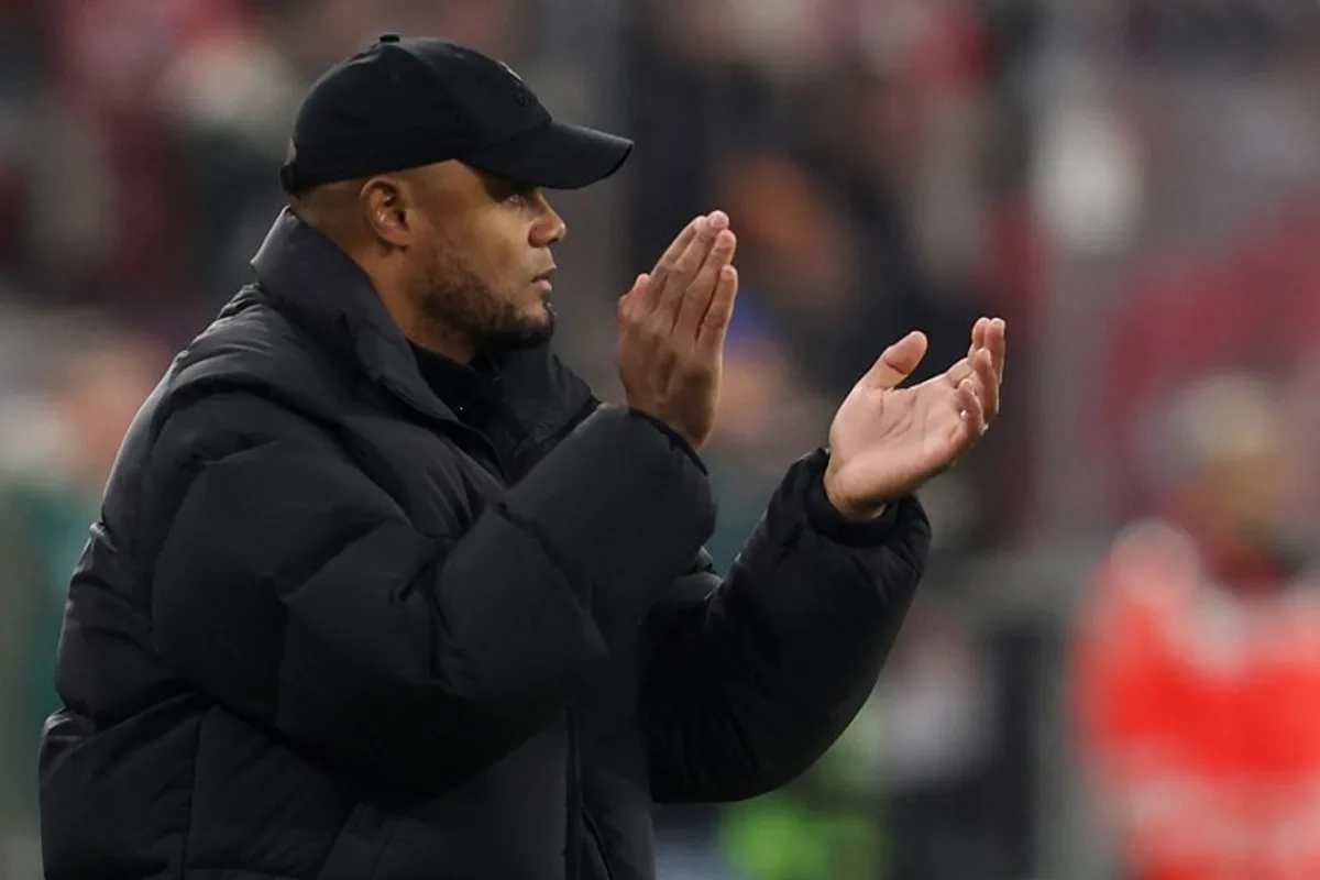 Bayern Munich's Belgian head coach Vincent Kompany applauds from the sidelines during the German first division Bundesliga football match FC Bayern Munich vs 1 FC Union Berlin in Munich, southern Germany, on November 2, 2024.  Alexandra BEIER / AFP