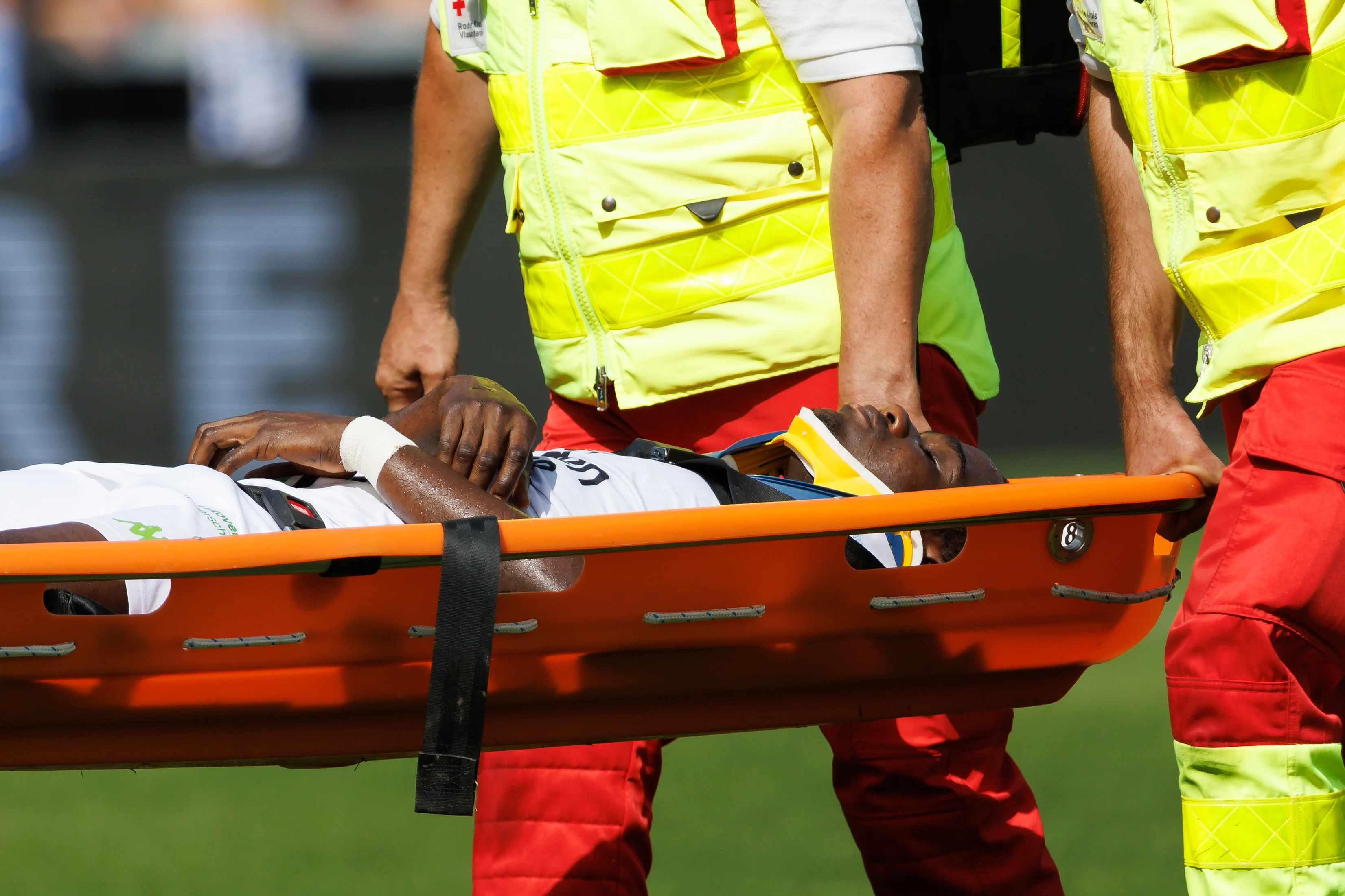 Cercle's Kader Abdoul Ouattara leaves the pitch after being injured during a soccer match between Club Brugge KV and Cercle Brugge, Sunday 01 September 2024 in Brugge, on the sixth day of the 2024-2025 season of the 'Jupiler Pro League' first division of the Belgian championship. BELGA PHOTO KURT DESPLENTER