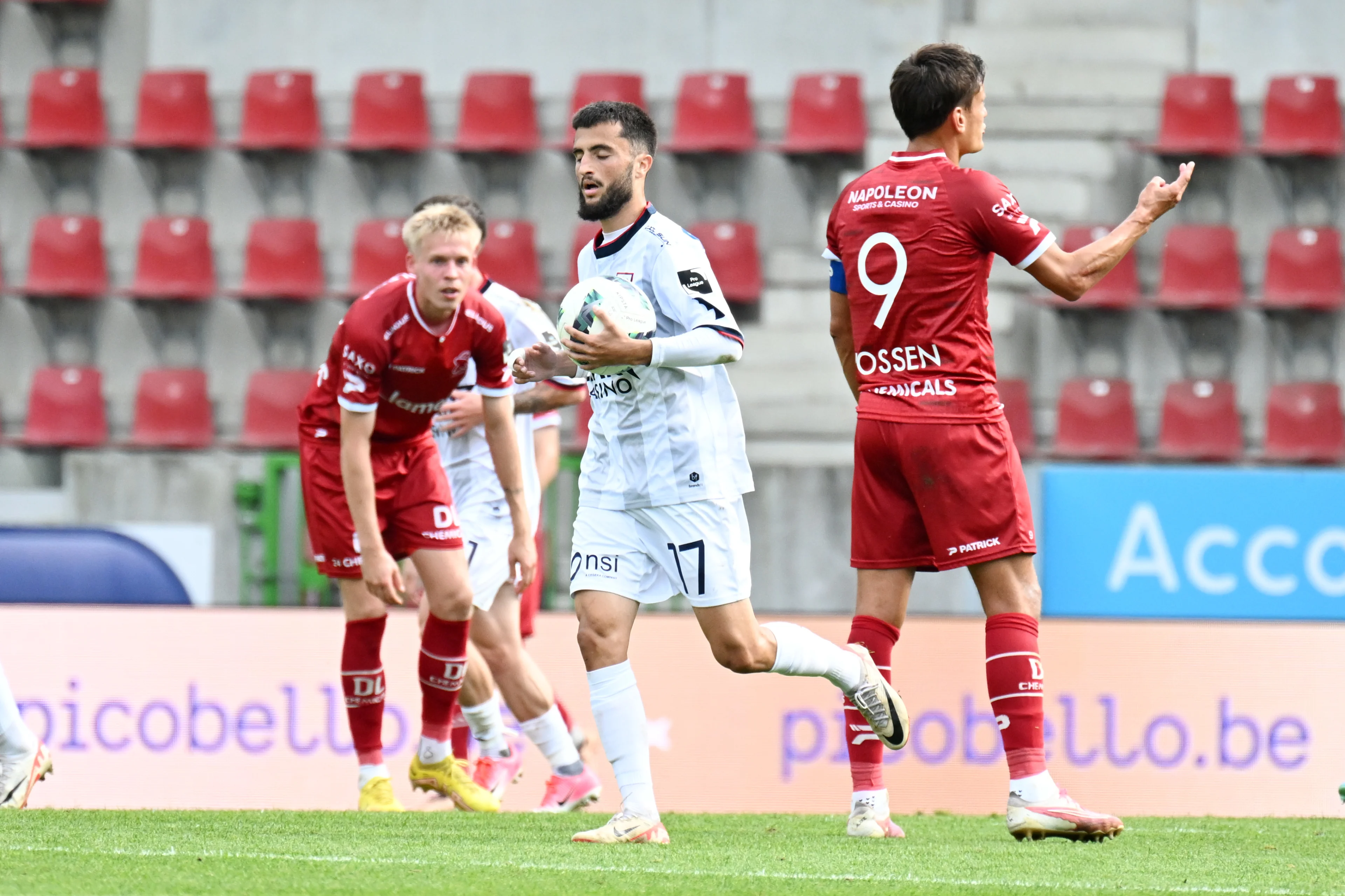 Liege's Flavio Da Silva pictured after scoring during a soccer match between S.V. Zulte Waregem and RFC Liege, Sunday 22 September 2024 in Waregem, on day 5 of the 2024-2025 'Challenger Pro League' 1B second division of the Belgian championship. BELGA PHOTO MAARTEN STRAETEMANS