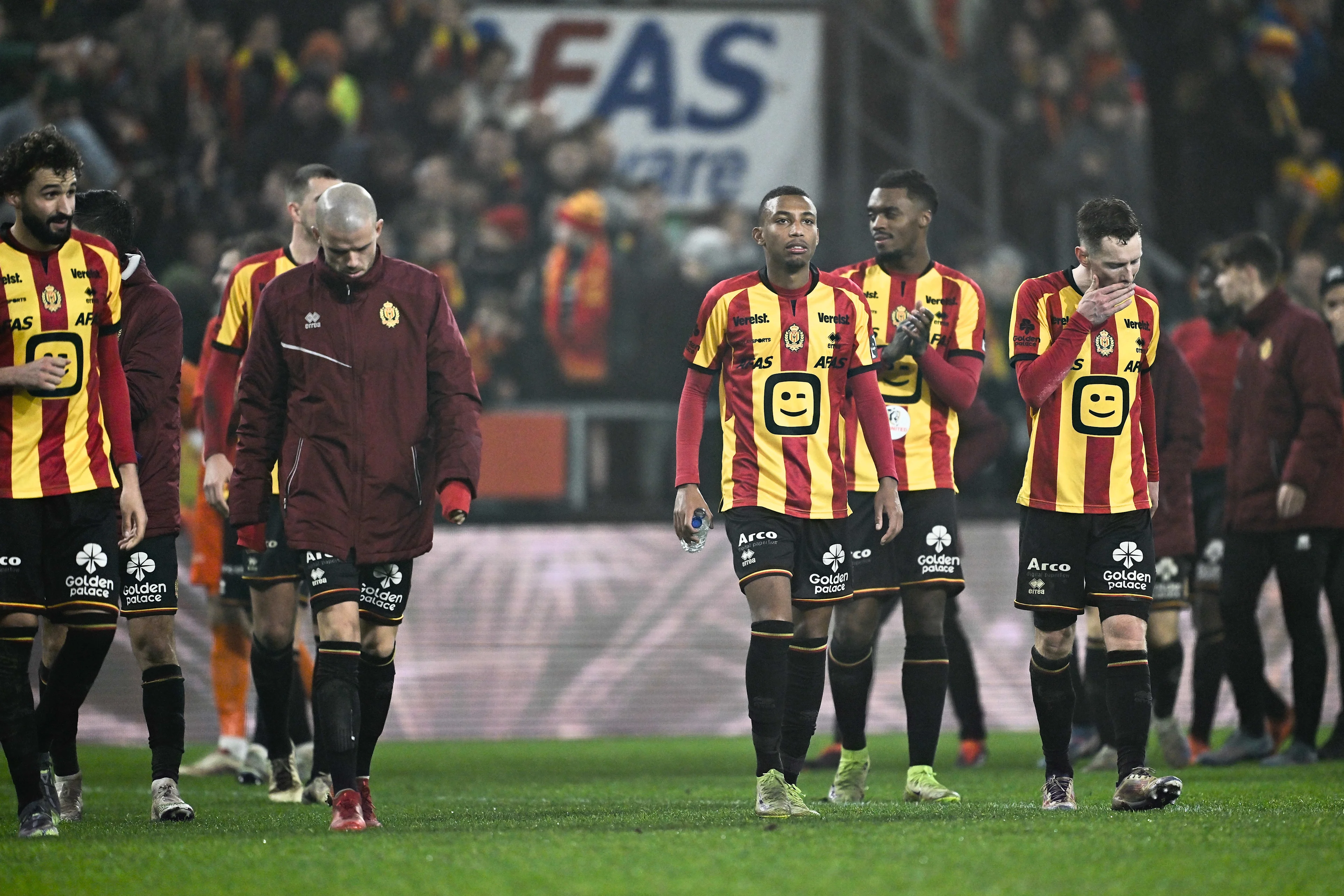 Mechelen's players look dejected after a soccer match between KV Mechelen and Standard de Liege, Thursday 26 December 2024 in Mechelen, on day 20 of the 2024-2025 season of the 'Jupiler Pro League' first division of the Belgian championship. BELGA PHOTO JOHAN EYCKENS