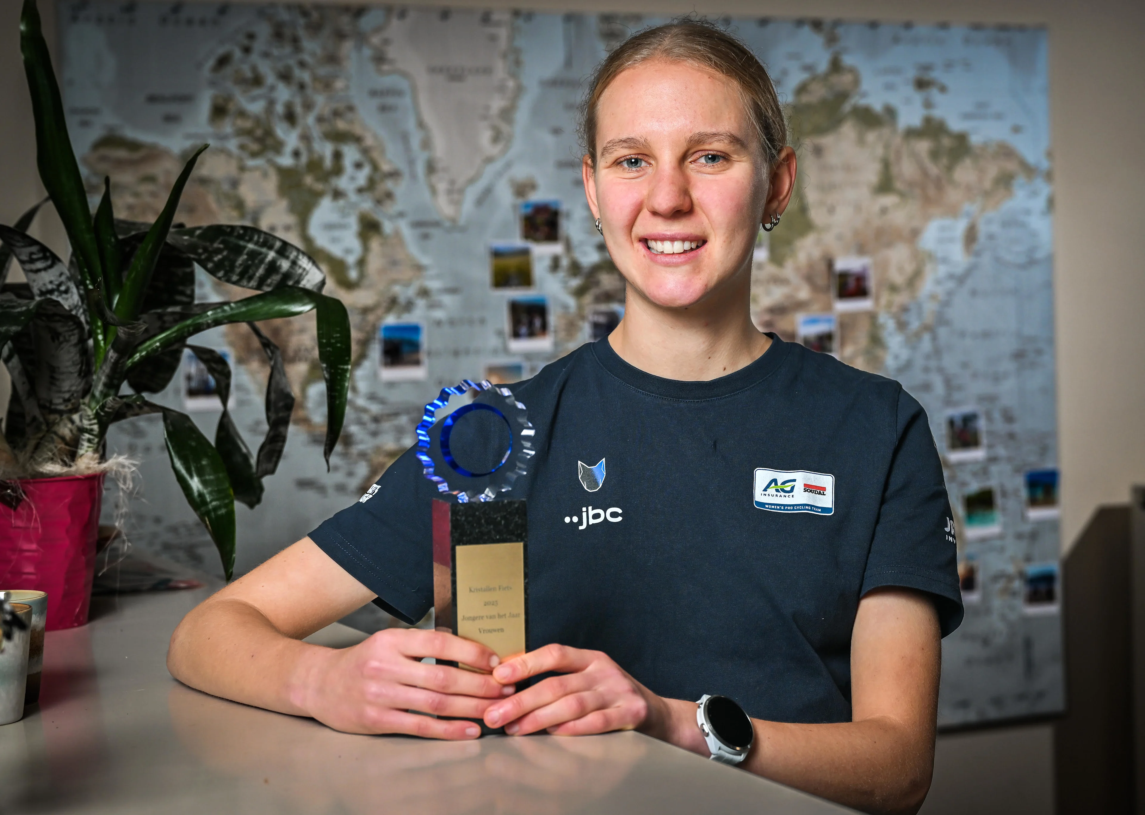 ATTENTION EDITORS - HAND OUT PICTURE - EDITORIAL USE ONLY - MANDATORY CREDIT 'DPG MEDIA' Undated file picture shows Lore De Schepper, best female U23 posing as winner of the trophy of the 'Kristallen Fiets' (Crystal Bike - Velo de Cristal) for the 2025 cycling season, organized by Flemish newspaper Het Laatste Nieuws, Monday 17 November 2025. Belga and Belga editorial board decline all responsability regarding the content of this picture. PHOTO HANDOUT - DPG MEDIA