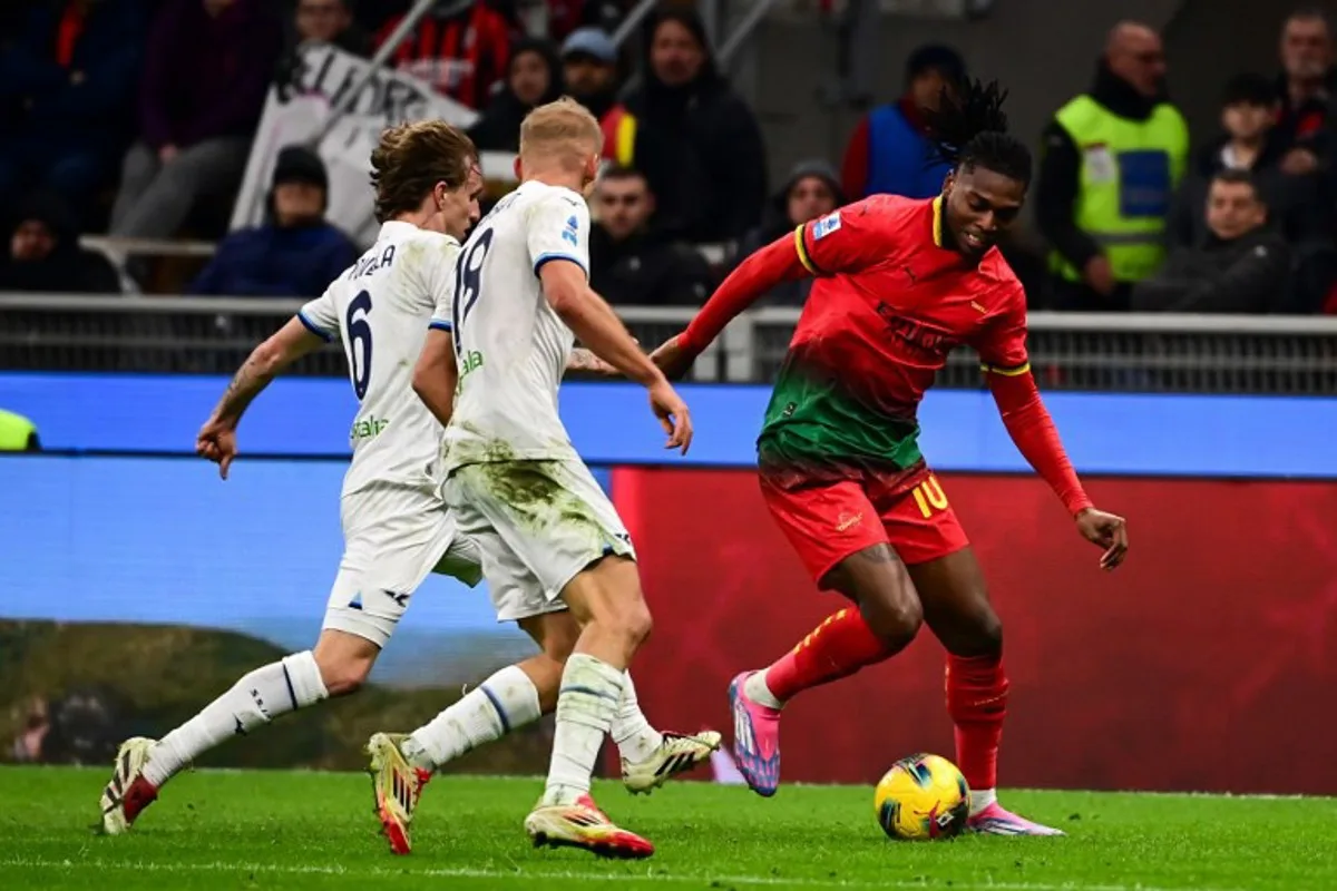 AC Milan's Portuguese forward #10 Rafael Leao controls the ball during the Italian Serie A football match between AC Milan and S.S Lazio at San Siro stadium in Milan, on March 2, 2025.  Piero CRUCIATTI / AFP