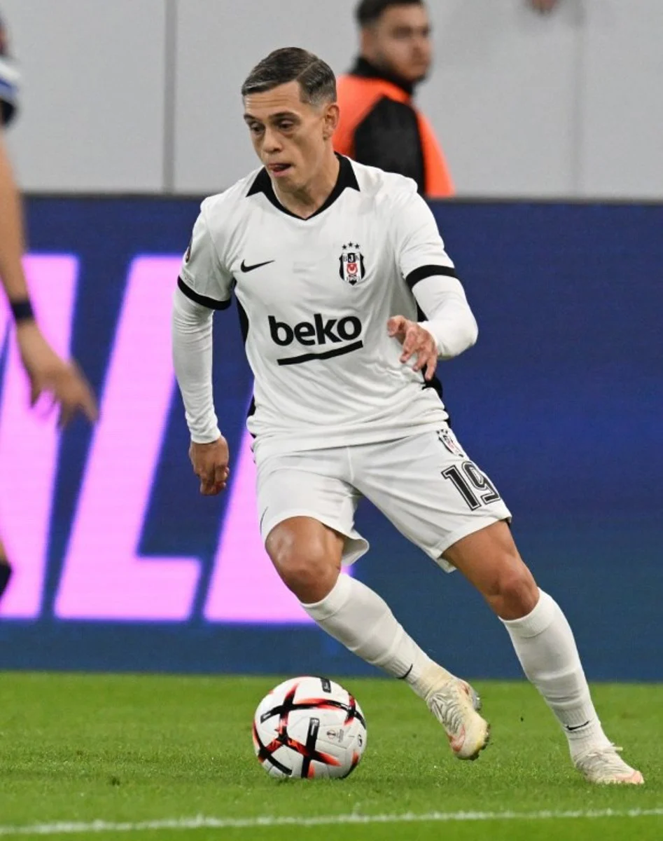 Besiktas' Belgian midfielder #19 Leandro Trossard controls the ball during the UEFA Europa League football match between Hoffenheim and Besiktas in Sinsheim, southern Germany, on October 15, 2026. THOMAS KIENZLE / AFP