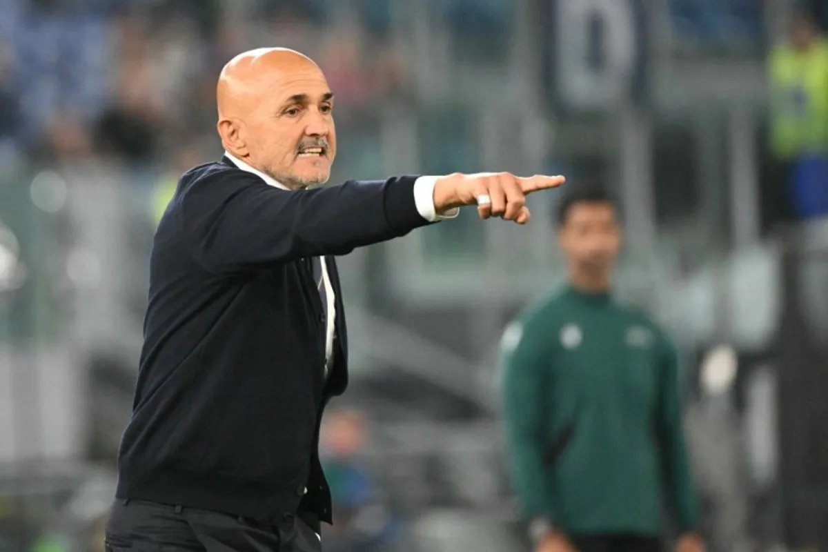 Italy's head coach Luciano Spalletti gestures from the techincal area during the UEFA Nations League, League A, Group A2 football match between Italy and Belgium at the Stadio Olimpico in Rome on October 10, 2024.  Alberto PIZZOLI / AFP