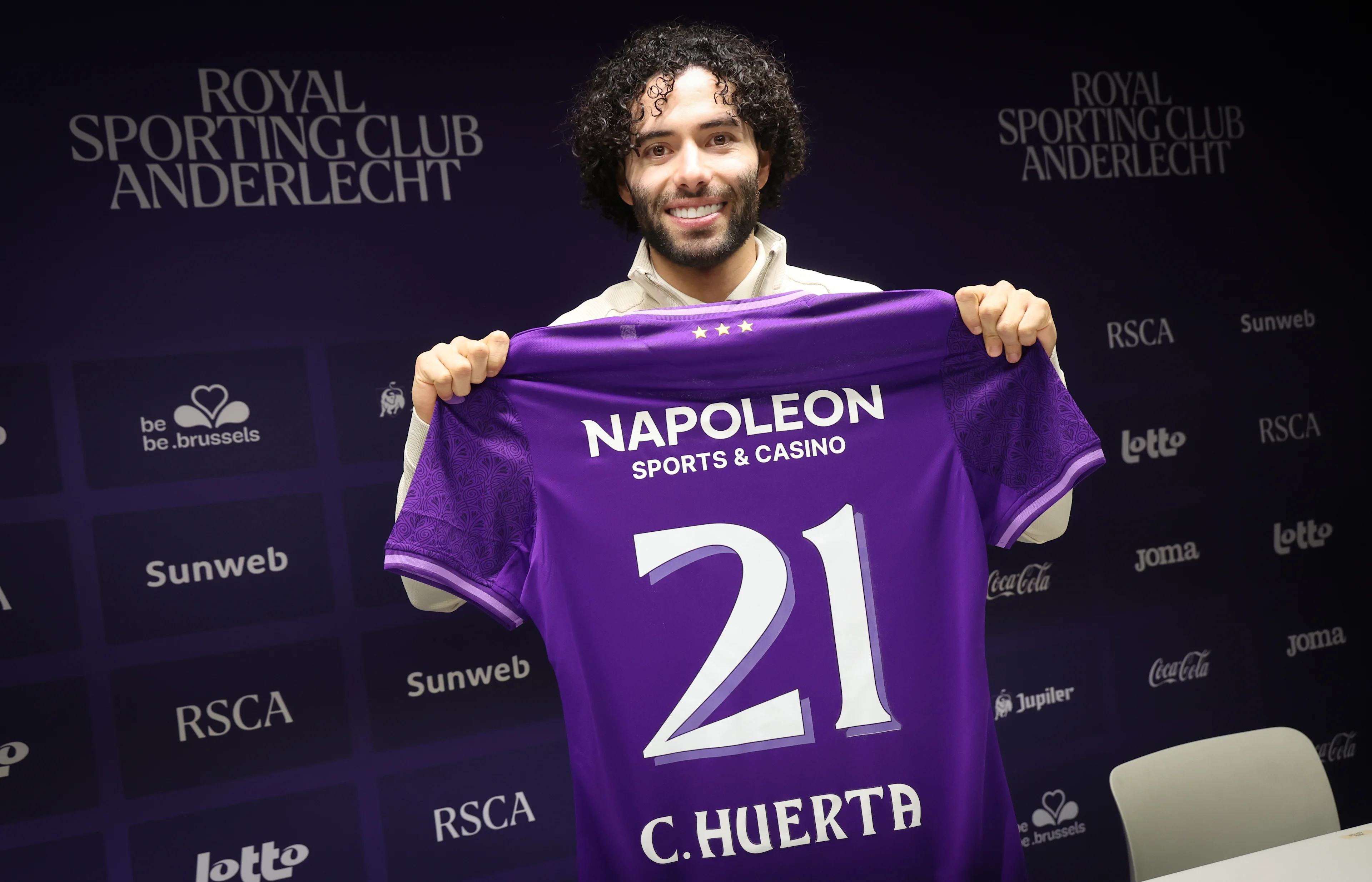 Anderlecht's Cesar Huerta poses for the photographer at a press conference of Belgian soccer team RSC Anderlecht to introduce their new player, Mexican C. Huerta, in Brussels, Tuesday 14 January 2025. BELGA PHOTO VIRGINIE LEFOUR