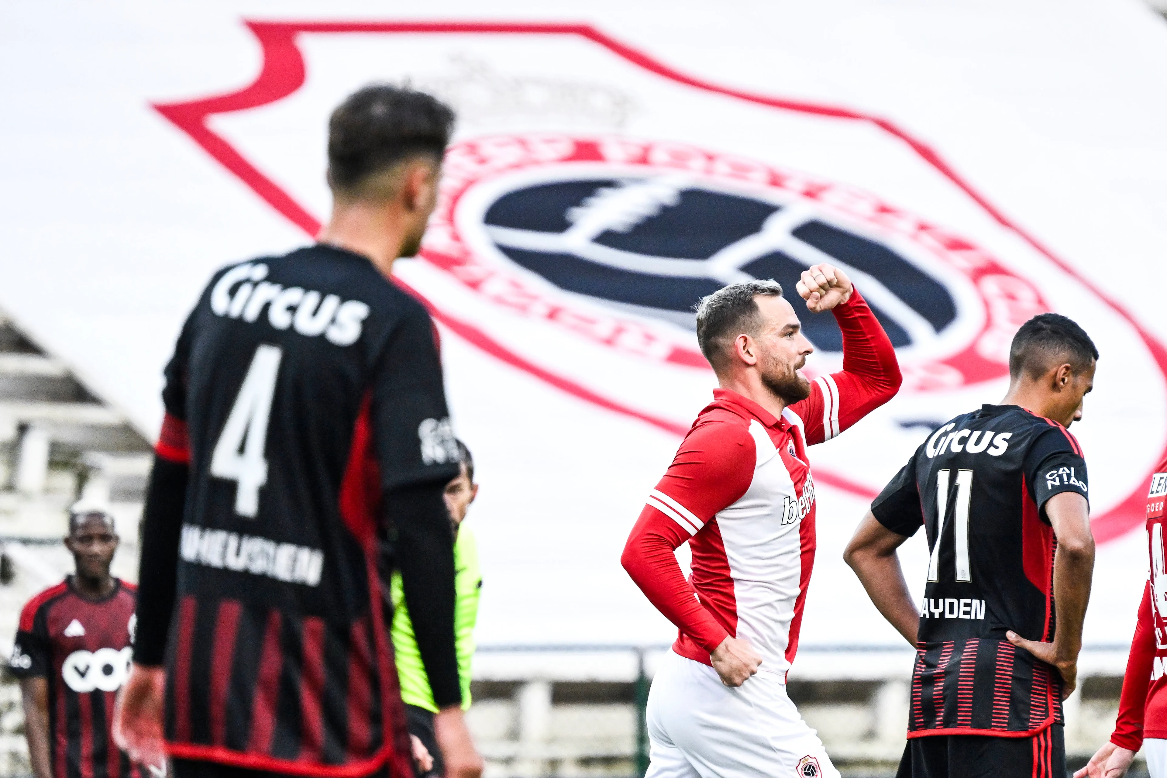 Antwerp's Vincent Janssen celebrates after scoring during a soccer match between Royal Antwerp FC and Standard de Liege, on day 14 of the 2023-2024 season of the 'Jupiler Pro League' first division of the Belgian championship, in Antwerp Saturday 11 November 2023. BELGA PHOTO TOM GOYVAERTS