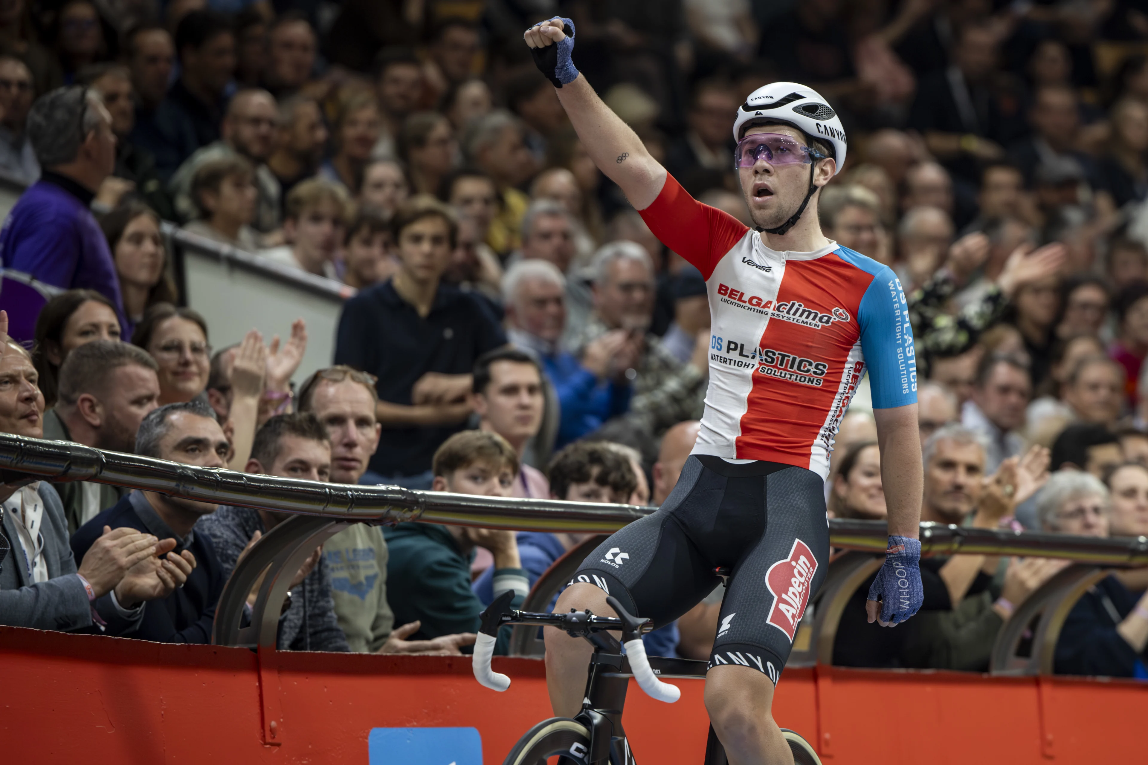 Belgian Fabio Van Den Bossche pictured during day four of the Zesdaagse Vlaanderen-Gent six-day indoor track cycling event at the indoor cycling arena 't Kuipke, Friday 15 November 2024, in Gent. BELGA PHOTO DAVID PINTENS