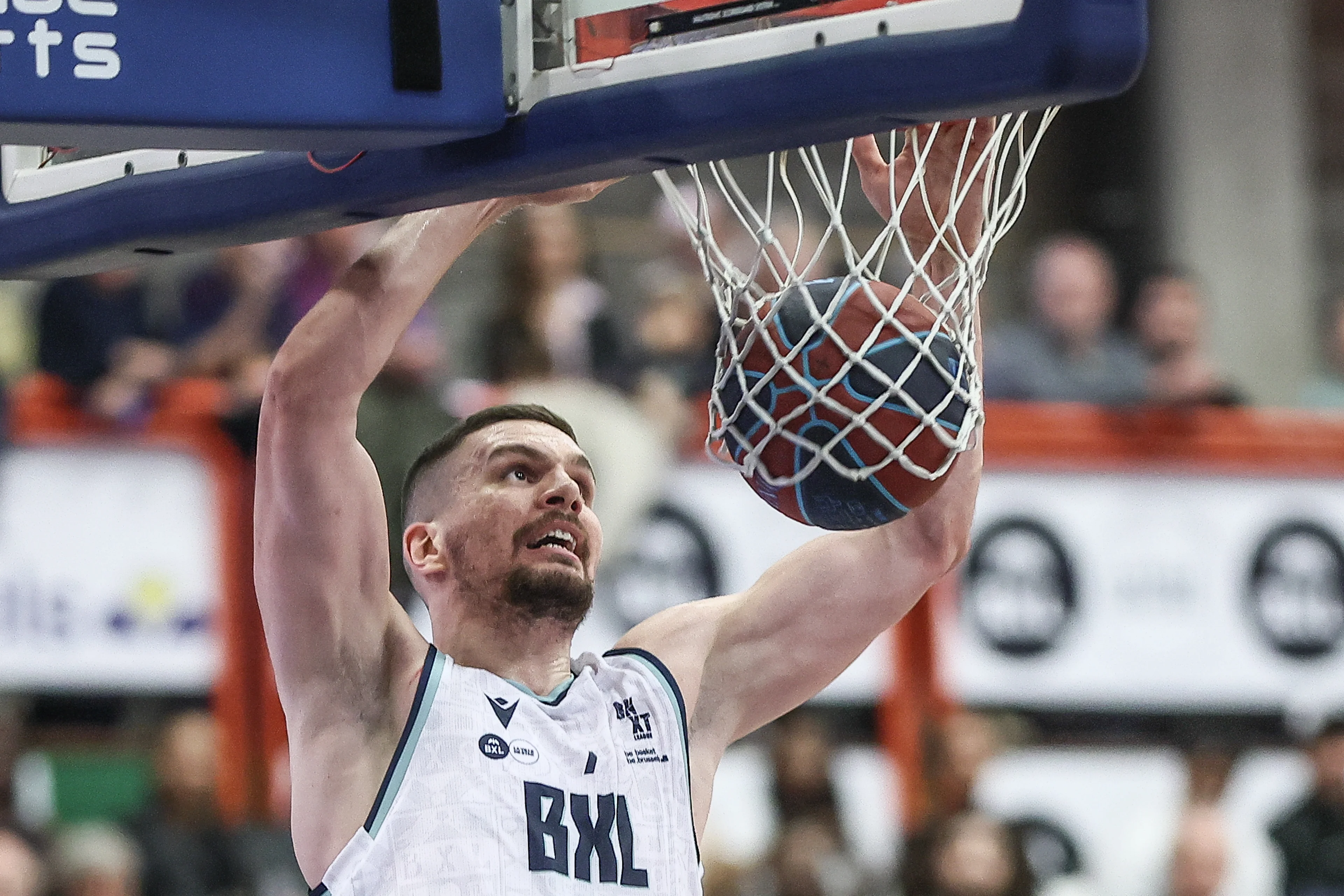 Brussels' Tonko Vuko scores a dunk during a basketball match between Brussels Basketball and Spirou Charleroi, Friday 14 November 2025 in Brussels, on day 8 of the 'BNXT League' Belgian/ Dutch first division basket championship. BELGA PHOTO BRUNO FAHY