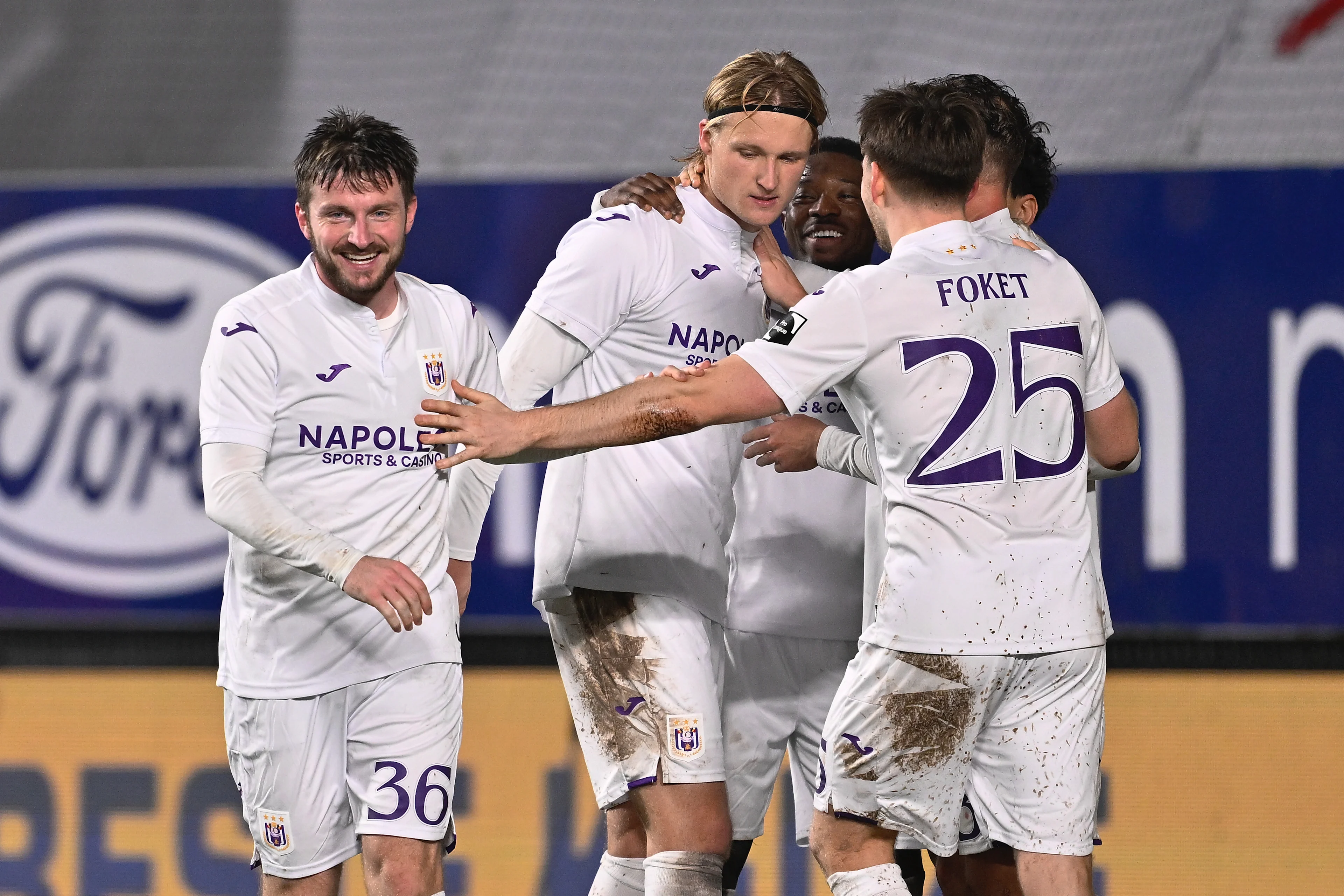 Anderlecht's Kasper Dolberg Rasmussen celebrates after scoring during a soccer match between Sint-Truiden VV and RSC Anderlecht, Sunday 15 December 2024 in Sint-Truiden, on day 18 of the 2024-2025 season of the 'Jupiler Pro League' first division of the Belgian championship. BELGA PHOTO JOHAN EYCKENS