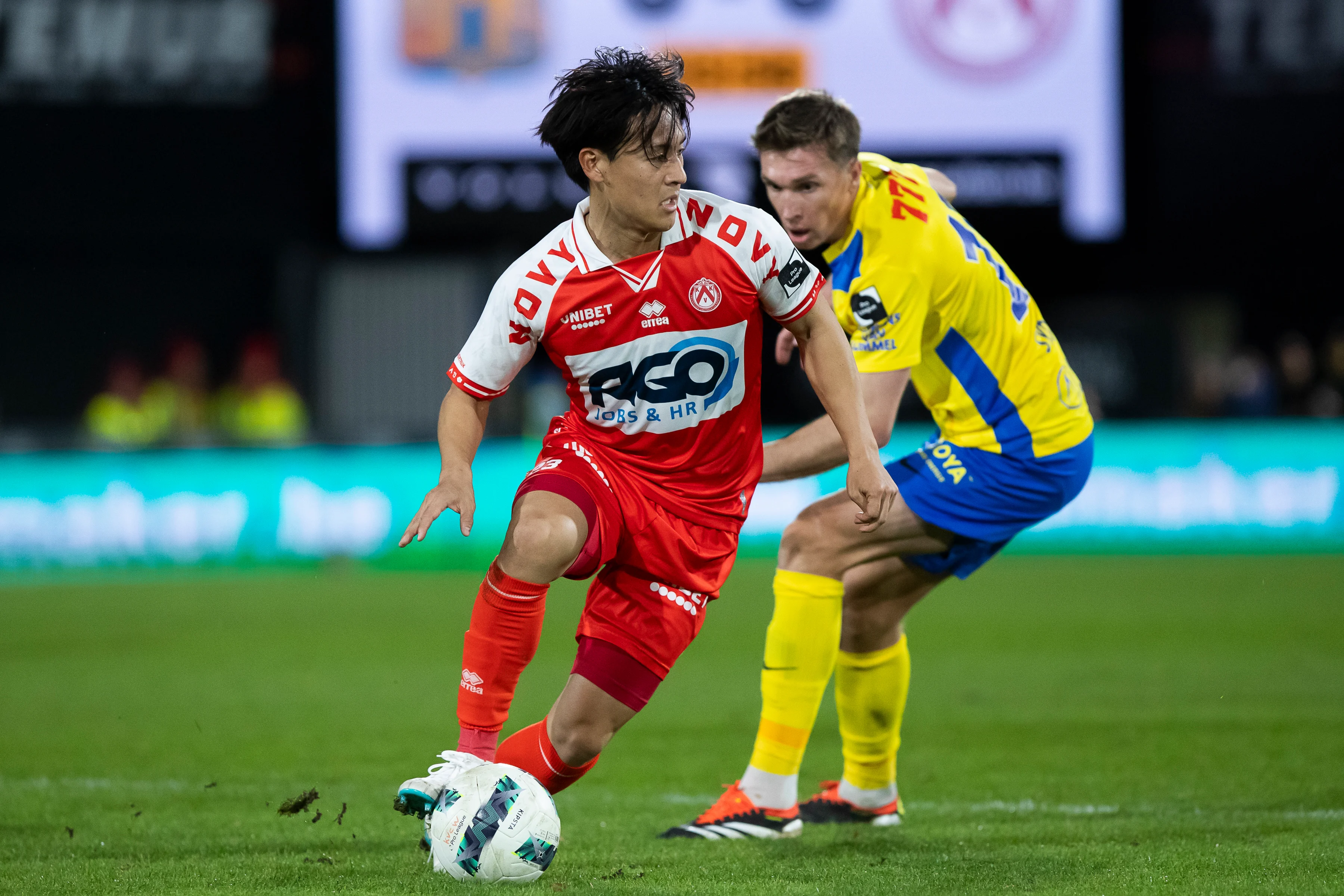 Kortrijk's Tomoki Takamine pictured in action during a soccer match between KVC Westerlo and KV Kortrijk, in Westerlo, on day 15 of the 2024-2025 season of the 'Jupiler Pro League' first division of the Belgian championship, Sunday 24 November 2024. BELGA PHOTO KRISTOF VAN ACCOM