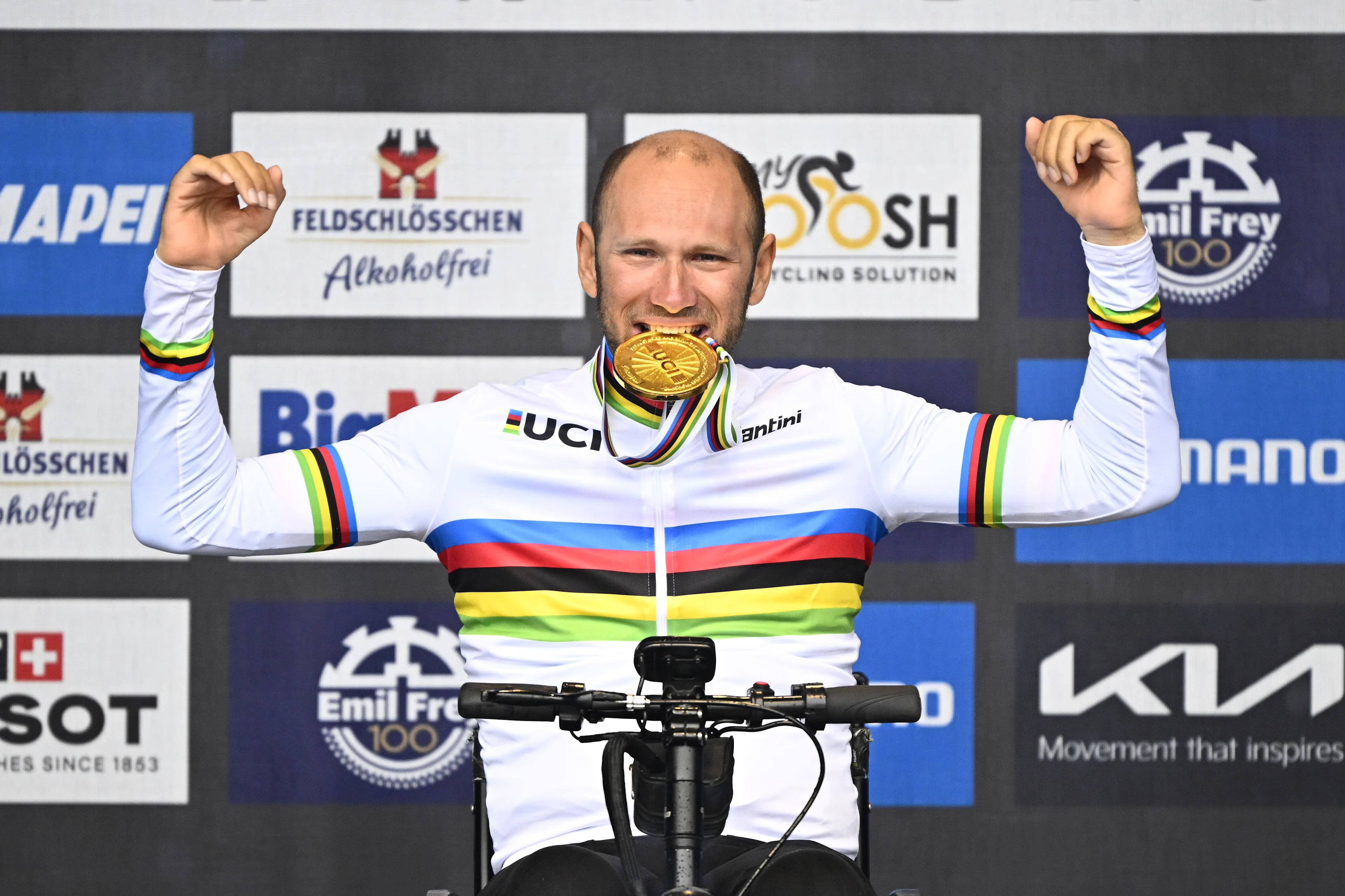 Belgian Maxime Hordies celebrates on the podium wearing the rainbow jersey and the gold medal, after winning the Men road race in the H1-H2 category at the 2024 UCI Road and Para-Cycling Road World Championships, Thursday 26 September 2024, in Zurich, Switzerland. The Worlds are taking place from 21 to 29 September. BELGA PHOTO JASPER JACOBS