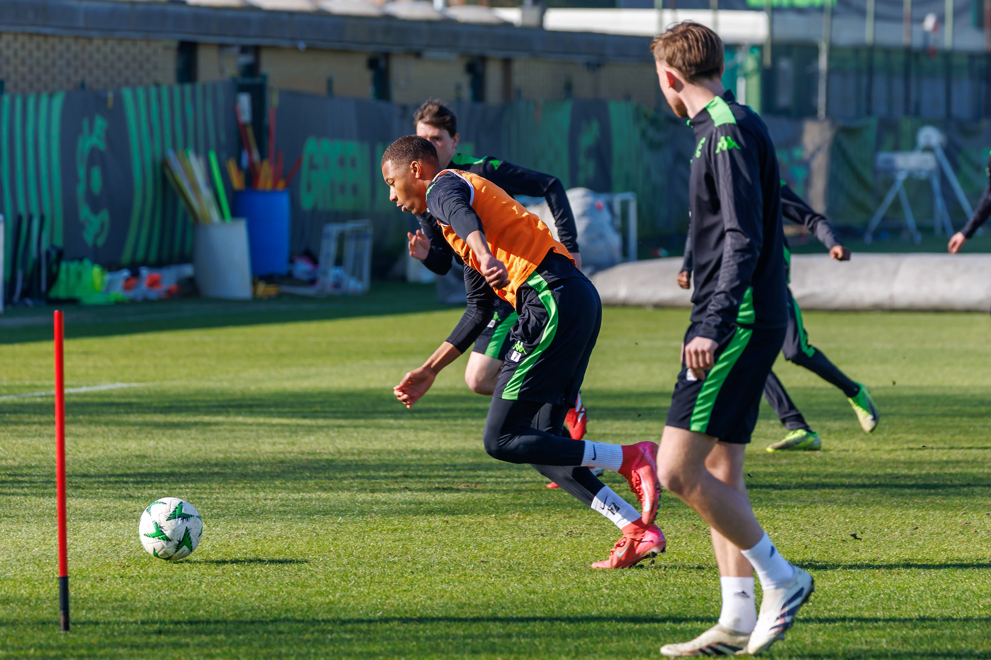 Cercle's Malamine Efekele pictured in action during a training session of Belgian soccer team Cercle Brugge KSV, Wednesday 05 March 2025 in Brugge. Tomorrow Cercle will play Polish Jagiellonia Bialystok in the first leg of the round of 16 of the UEFA Conference League tournament. BELGA PHOTO KURT DESPLENTER