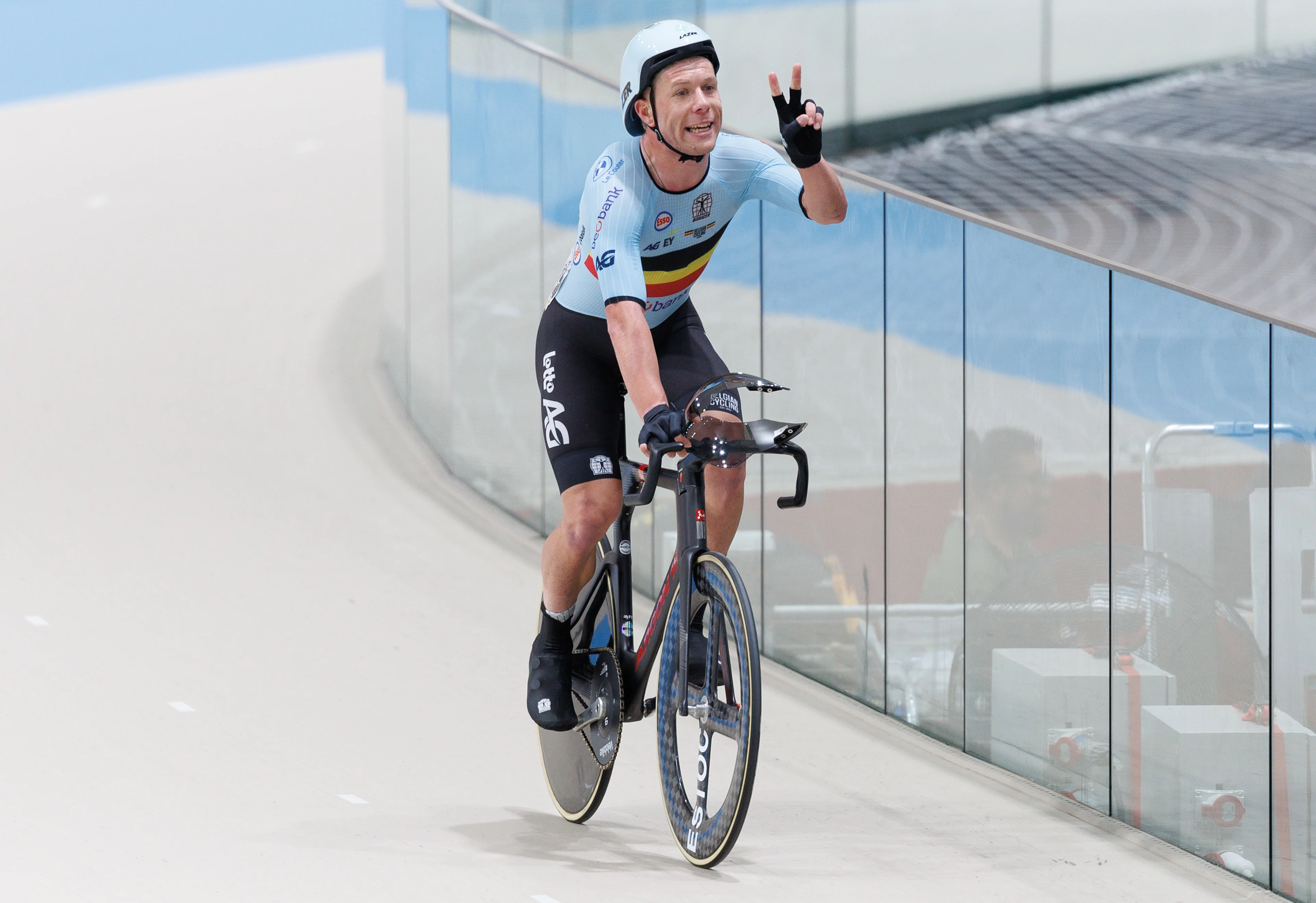 Belgian Jules Hesters pictured during the final Men's Scratch race at the 2025 UCI Track World Championships cycling, in Santiago, Chile, Thursday 23 October 2025. The Track World Championships take place from 22 to 26 October at the Velodromo de Penalolen in Santiago, Chile. BELGA PHOTO BENOIT DOPPAGNE