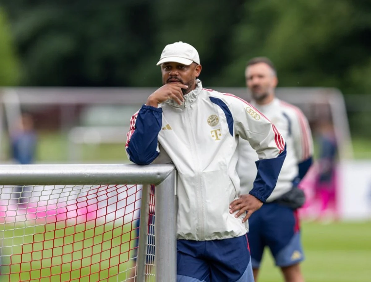 Bayern Munich's Belgian head coach Vincent Kompany oversees a training session at Bayern Munich's pre-season training camp in Rottach-Egern, southern Germany, on July 27, 2026. ALEXANDRA BEIER / AFP