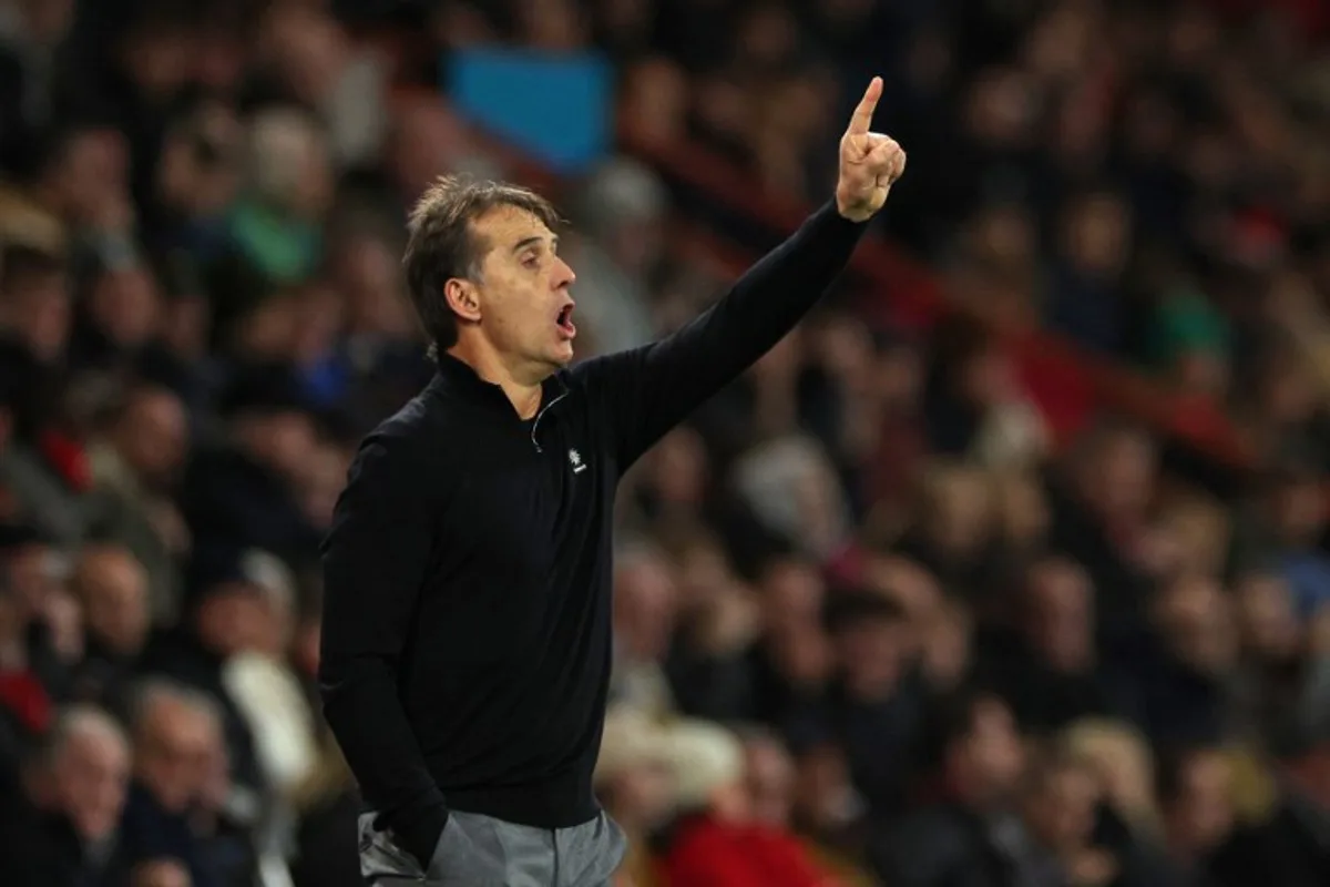 West Ham United's Spanish manager Julen Lopetegui gestures on the touchline during the English Premier League football match between Bournemouth and West Ham United at the Vitality Stadium in Bournemouth, southern England on December 16, 2024.  Adrian Dennis / AFP