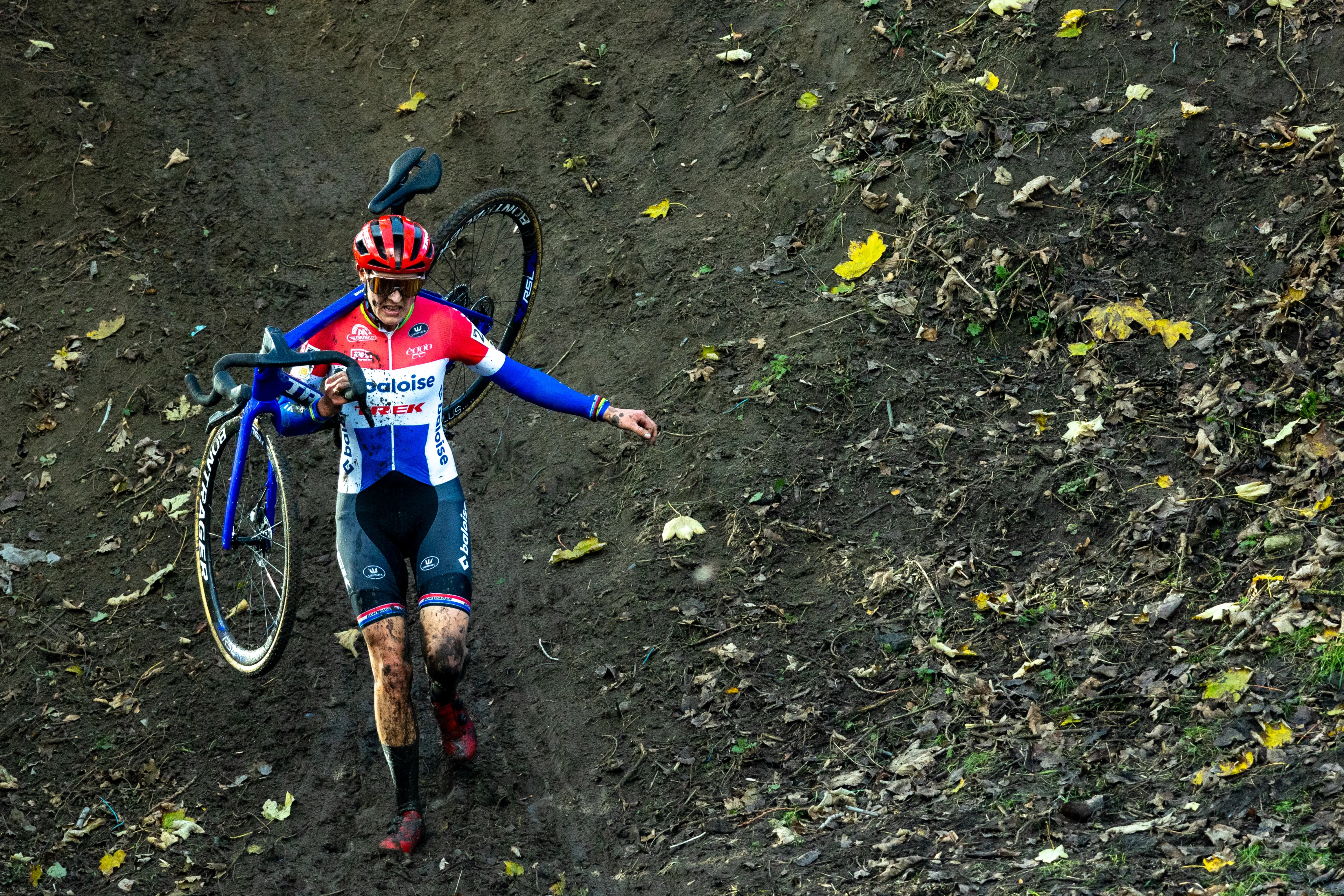 Dutch Lucinda Brand pictured in action during the women's elite race at the 'Jaarmarktcross' cyclocross cycling event in Niel, race 3/8 of the Superprestige competition, Monday 11 November 2024. BELGA PHOTO WARD VANDAEL