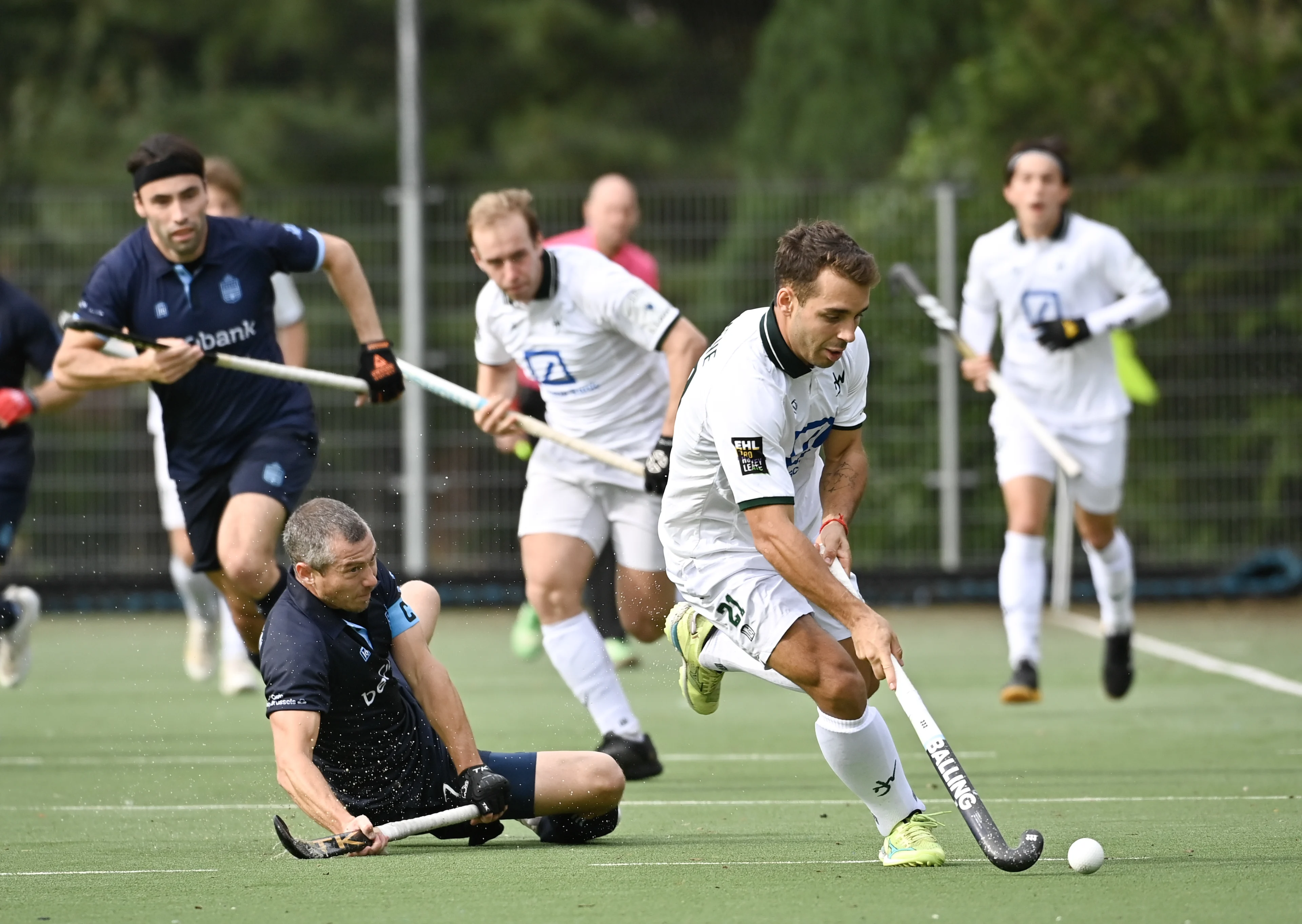 Watduck's Thomas Domene controls the ball during a hockey game between Royal Oree Hockey Club and Waterloo Ducks, Sunday 29 September 2024 in Brussels, on day 4 of the Belgian first division hockey championship. BELGA PHOTO JOHN THYS