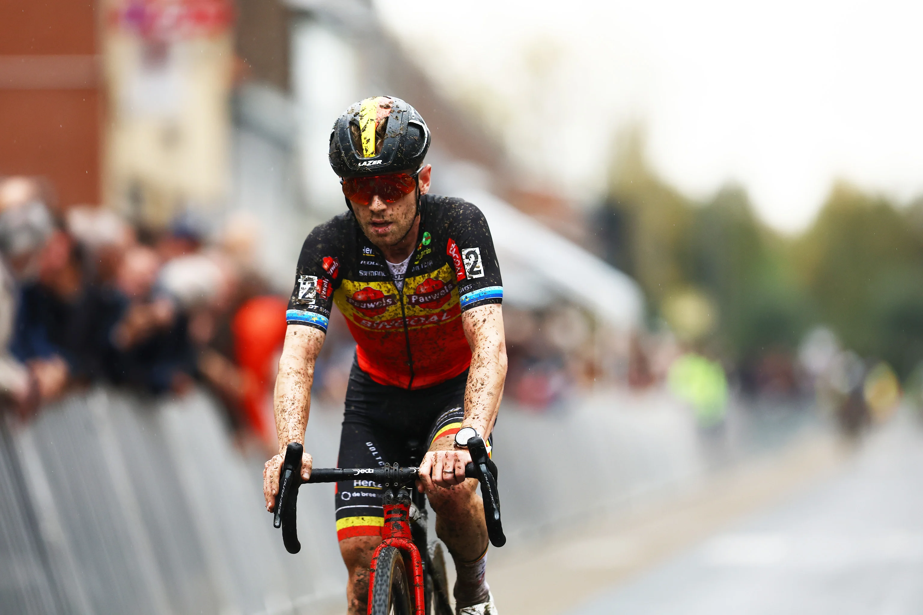 Belgian Eli Iserbyt pictured in action during the men's elite race of the 'Kermiscross' cyclocross cycling event in Ardooie, Thursday 17 October 2024. BELGA PHOTO DAVID PINTENS