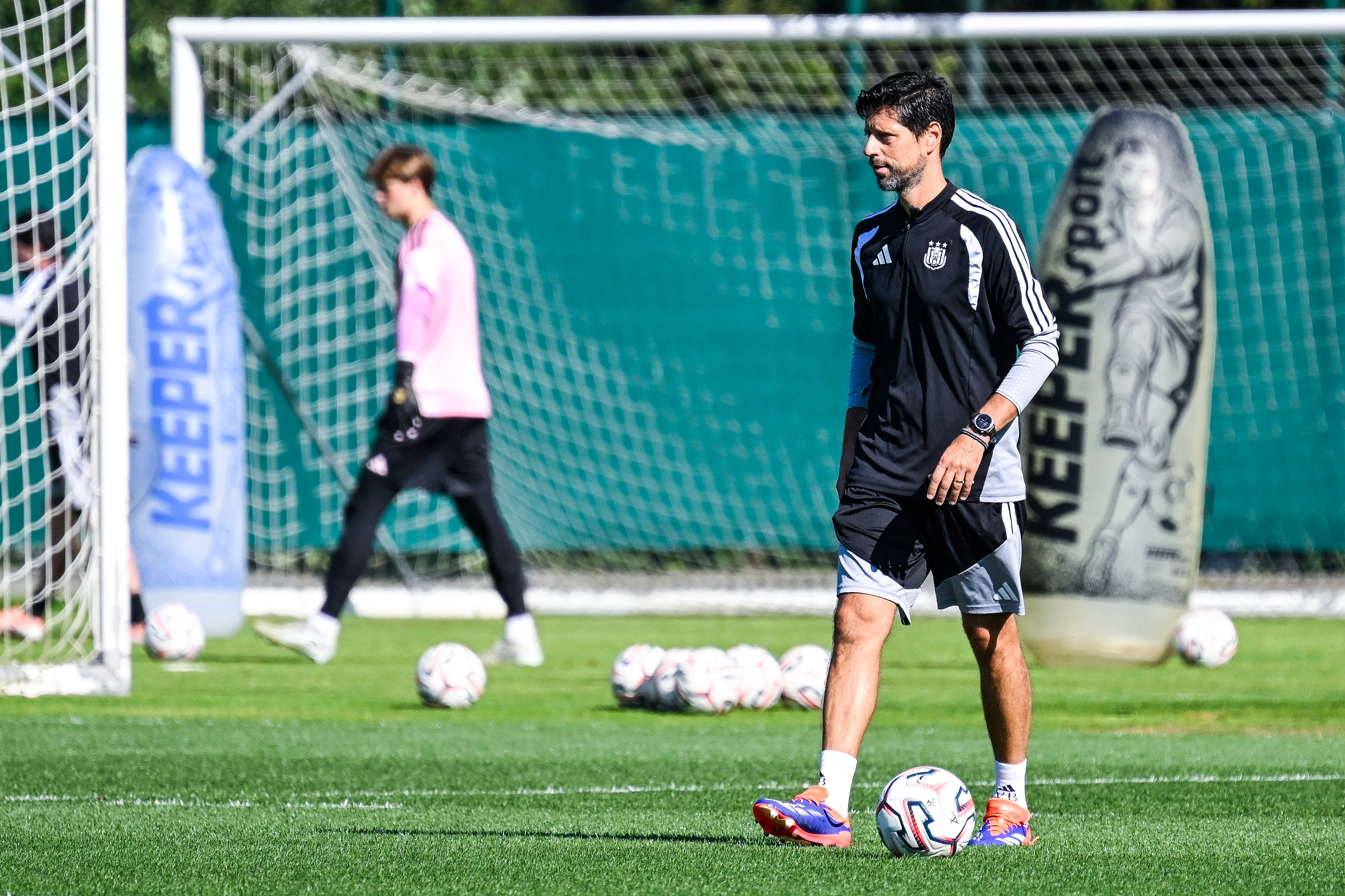 Anderlecht's head coach Vitor Bruno pictured during a training session of Belgian RSC Anderlecht, Wednesday 29 July in Brussels, in preparations of the second leg of the second qualifying round for the UEFA Europa League against Swedish Hammarby IF. BELGA PHOTO TOM GOYVAERTS