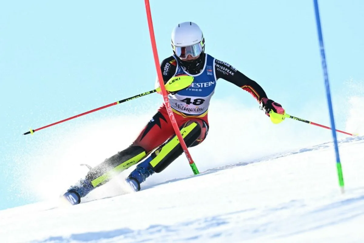 Belgium's Kim Vanreusel competes in the first run of the Women's Slalom event of the Saalbach 2025 FIS Alpine World Ski Championships in Hinterglemm on February 15, 2025.  Fabrice COFFRINI / AFP