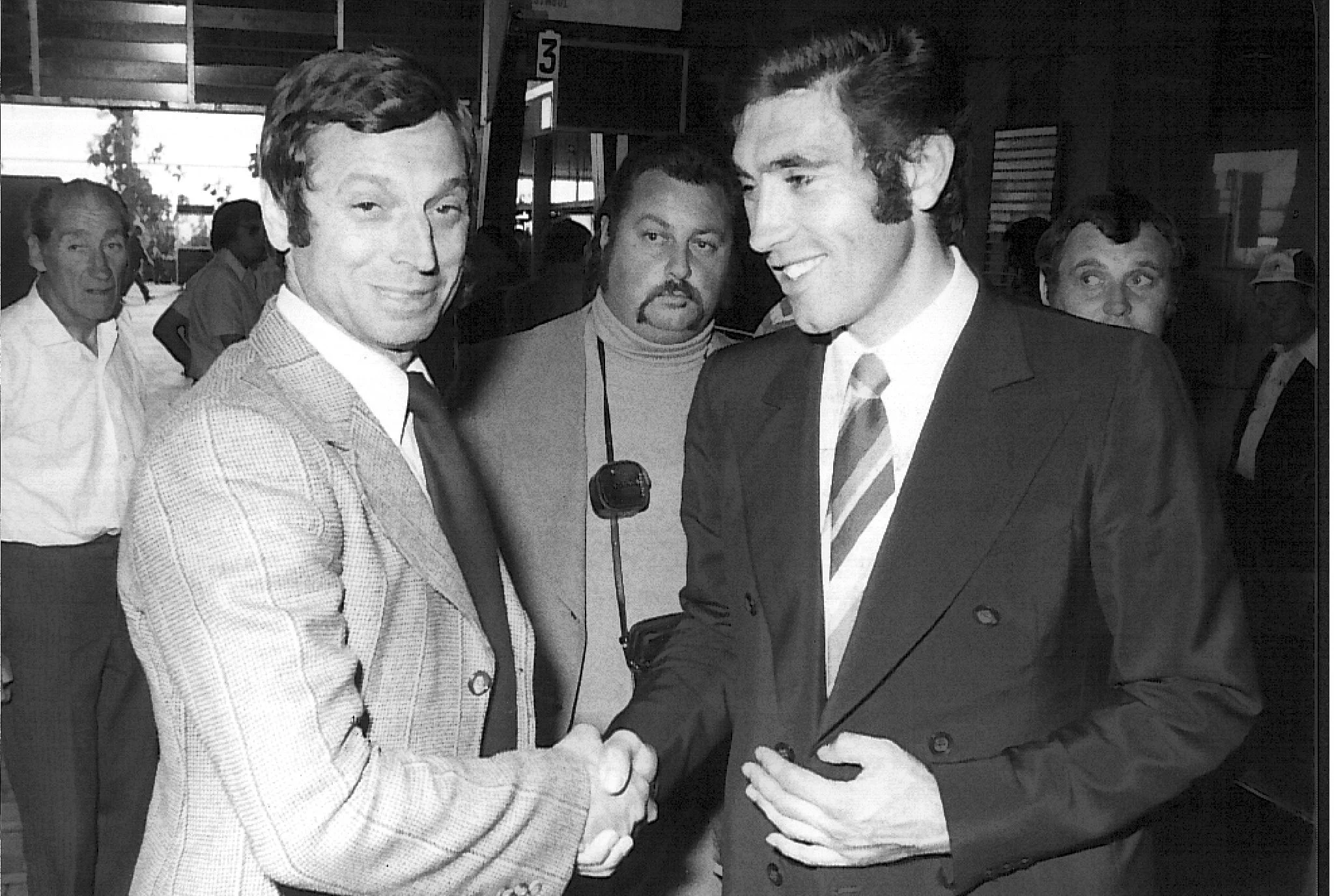 BRUSSELS --19740827 -- EDDY MERCKX SEEN RETURNING AT BRUSSELS NATIONAL AIRPORT OF ZAVENTEM WHERE HE WAS EXPECTED BY RIK VAN LOOY./AVN/WST/BELGA