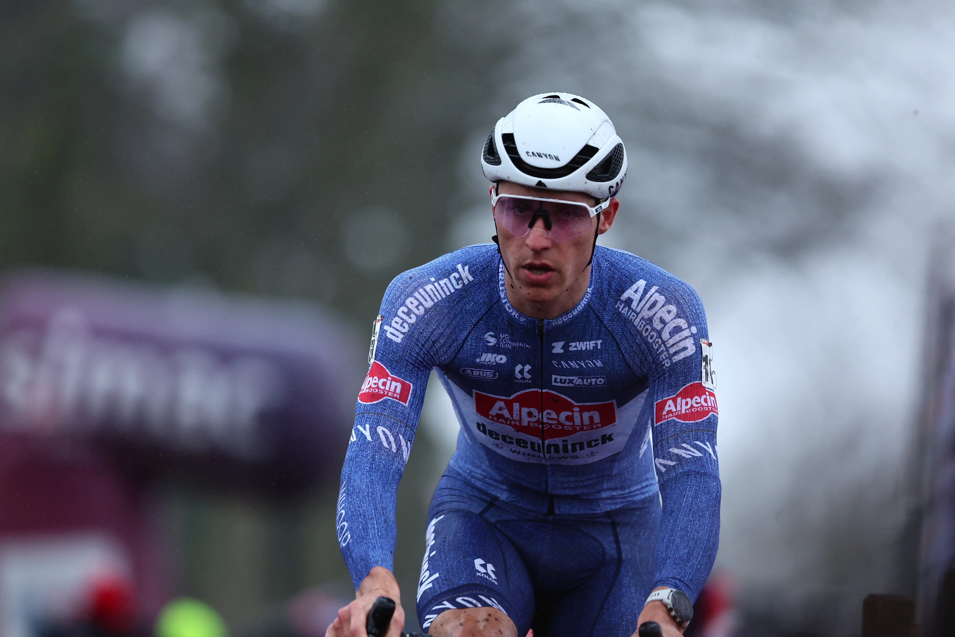 Belgian Niels Vandeputte pictured in action during the men's elite race of the World Cup cyclocross cycling event in Hulst, the Netherlands, stage 5 (out of 12) of the UCI World Cup cyclocross competition, Saturday 21 December 2024. BELGA PHOTO DAVID PINTENS