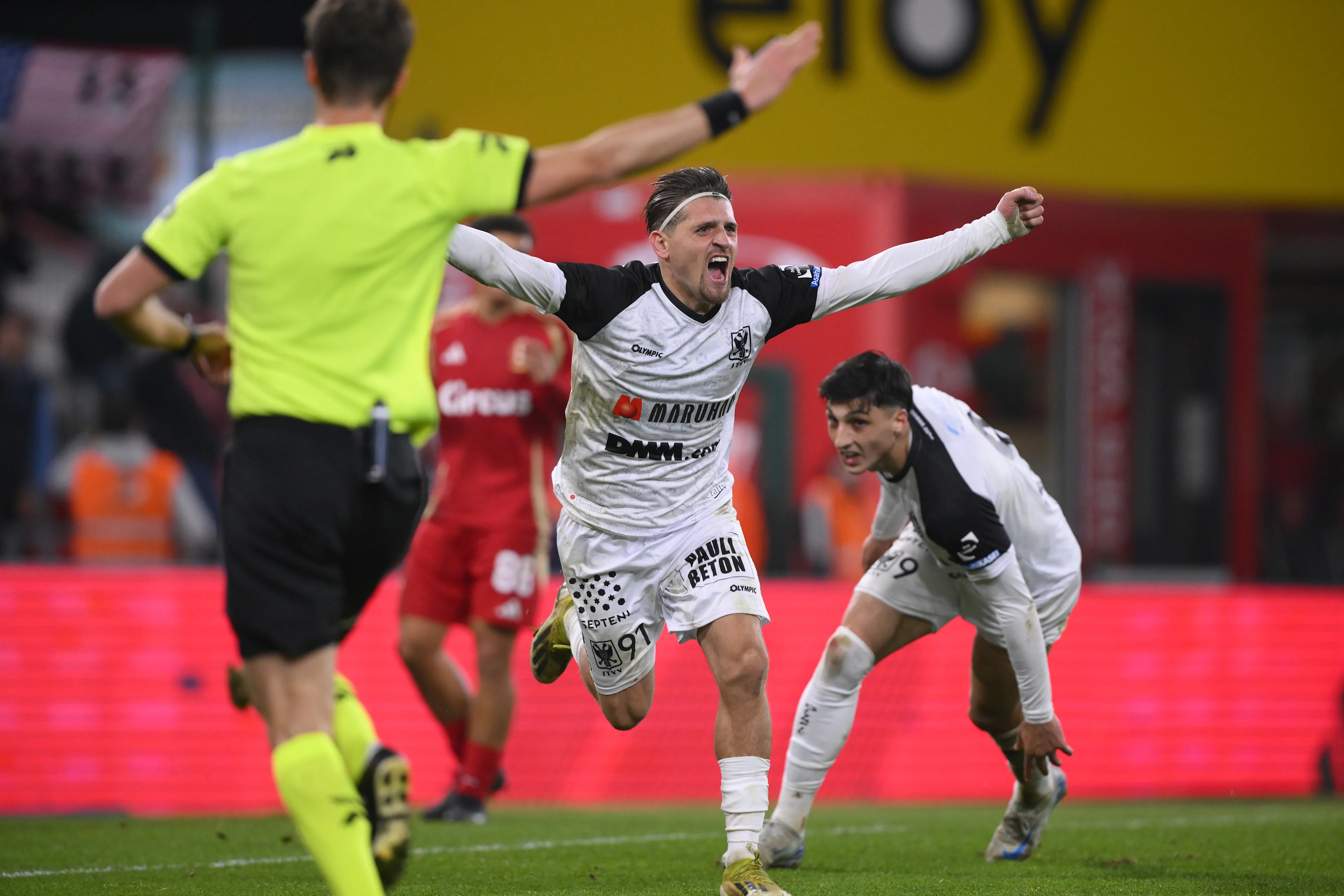 STVV's Adriano Bertaccini celebrates after scoring, but the goal is disallowed during a soccer match between Standard de Liege and Sint-Truidense VV, Saturday 02 November 2024 in Liege, on day 13 of the 2024-2025 season of the 'Jupiler Pro League' first division of the Belgian championship. BELGA PHOTO JOHN THYS