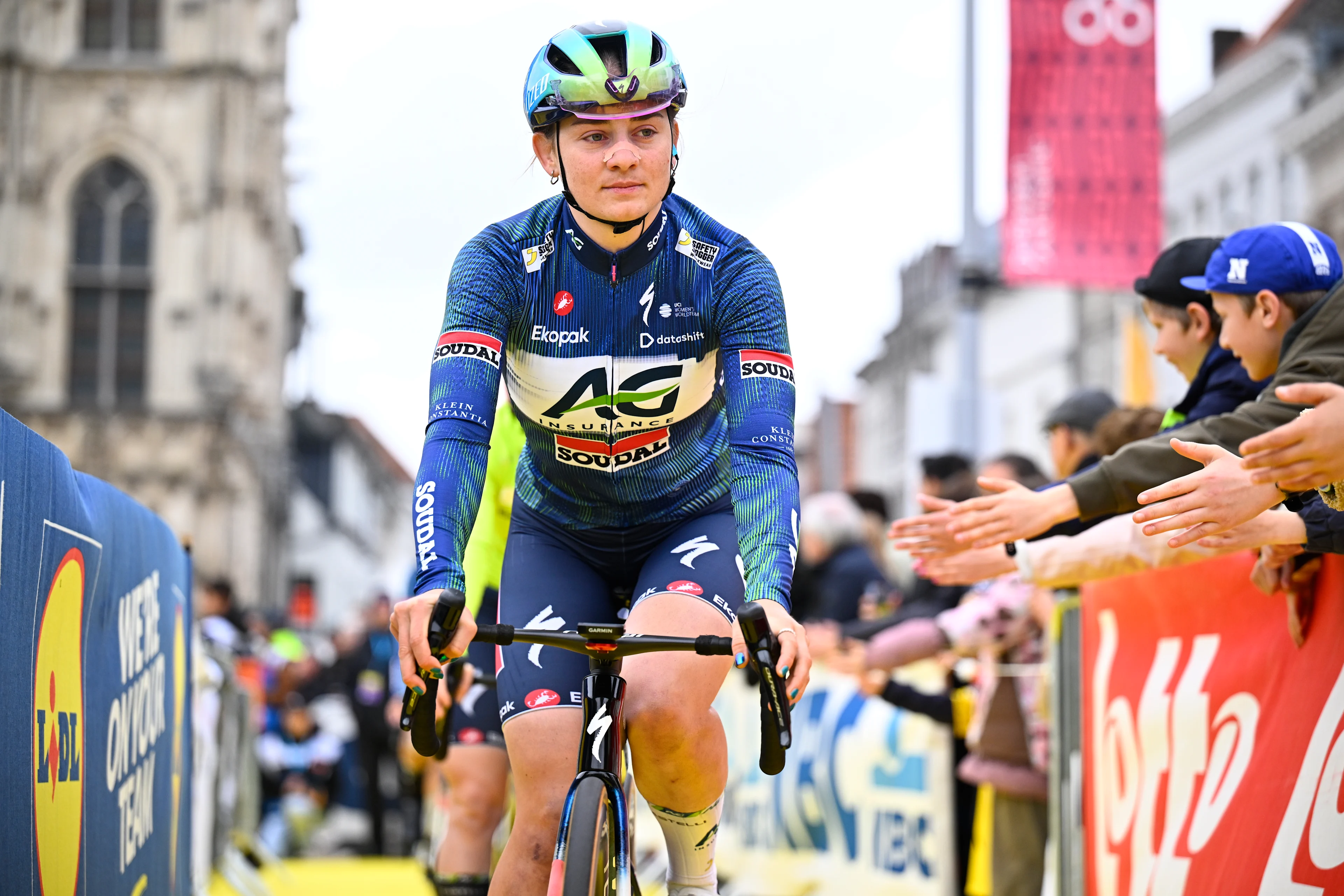 Belgian Shari Bossuyt of AG Insurance-Soudal Team pictured at the start of the women's race of the 'Ronde van Vlaanderen/ Tour des Flandres/ Tour of Flanders' UCI WorldTour one day cycling race, 164,1 km with start and finish in Oudenaarde, Sunday 05 April 2026. BELGA PHOTO JASPER JACOBS