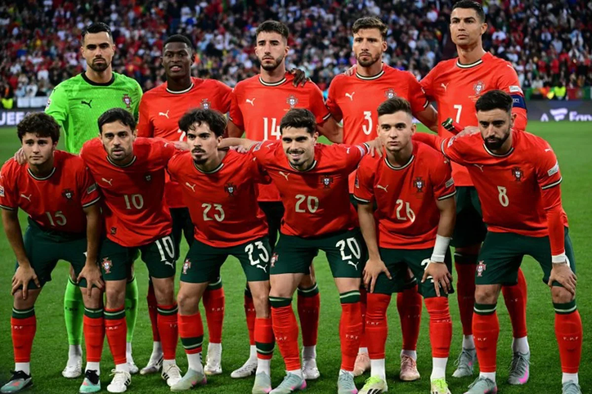 Portugal players pose for the team photo prior to the UEFA Nations League final football match between Portugal and Spain in Munich, southern Germany on June 8, 2025. Tobias SCHWARZ / AFP