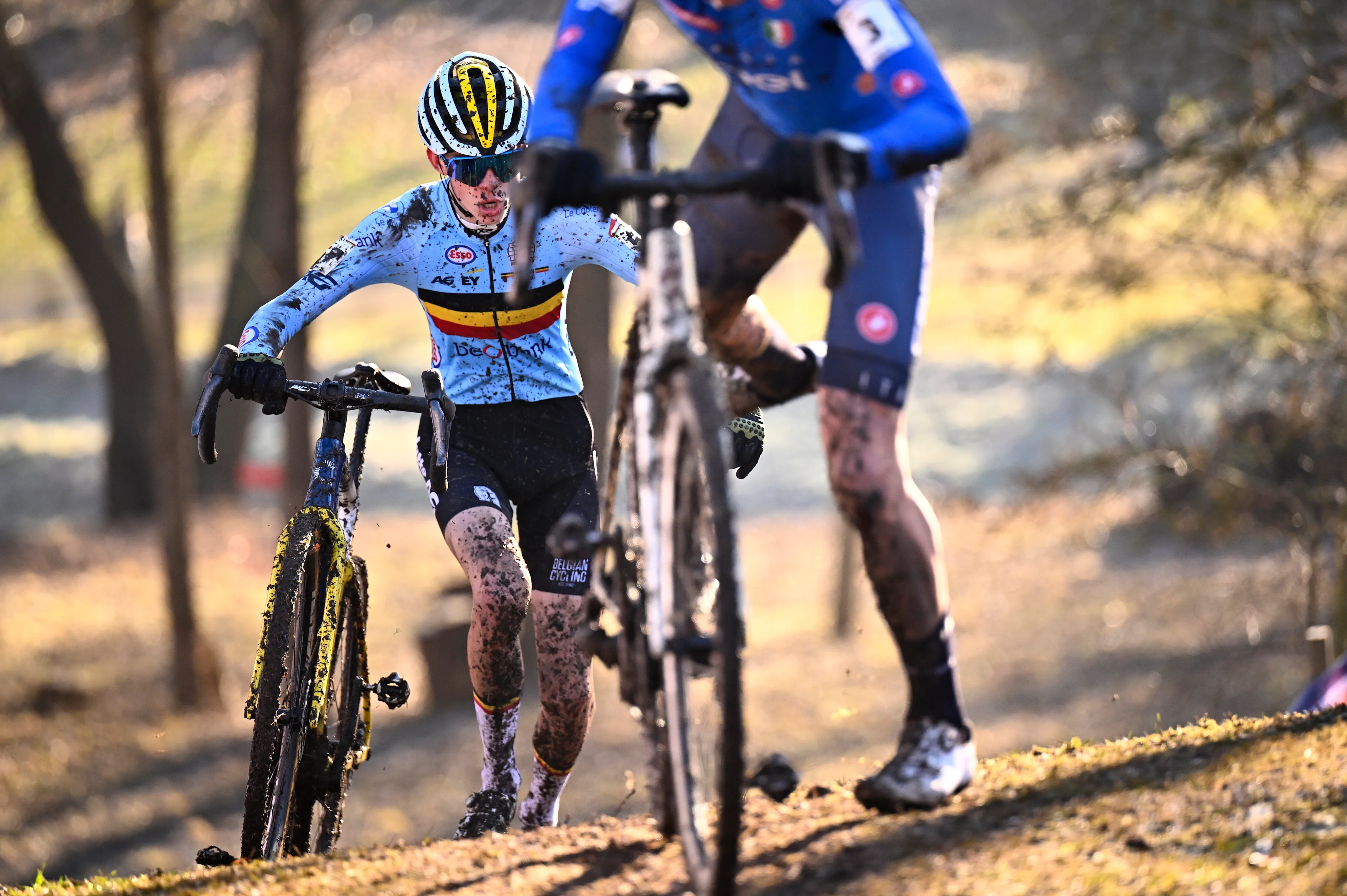 Belgian Giel Lejeune pictured in action during the junior men competition of the UCI cyclocross World Championship, in Lievin, France, Sunday 02 February 2025. The world championships are taking place from 31 January until 02 February. BELGA PHOTO JASPER JACOBS