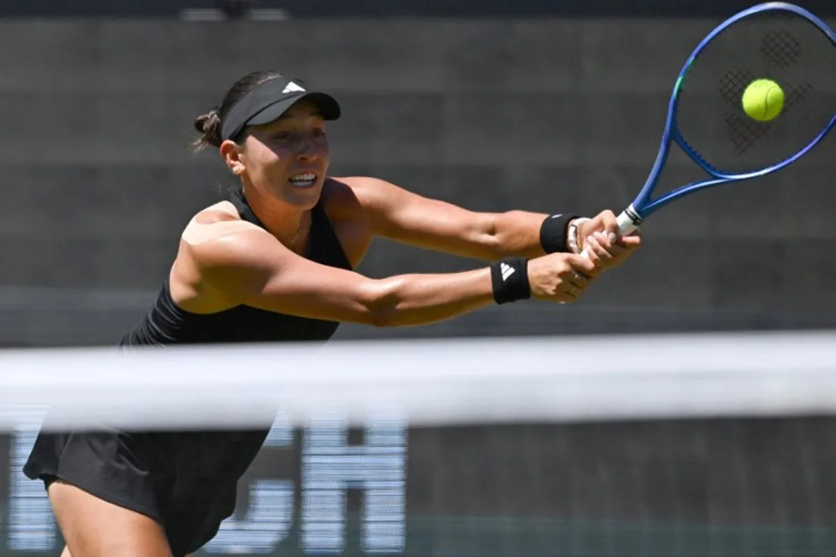 USA's Jessica Pegula returns the ball to Poland's Iga Swiatek (not pictured) during their final match of the 2025 WTA Bad Homburg Open Tennis Tournament on June 28, 2025 in Bad Homburg, western Germany. Kirill KUDRYAVTSEV / AFP