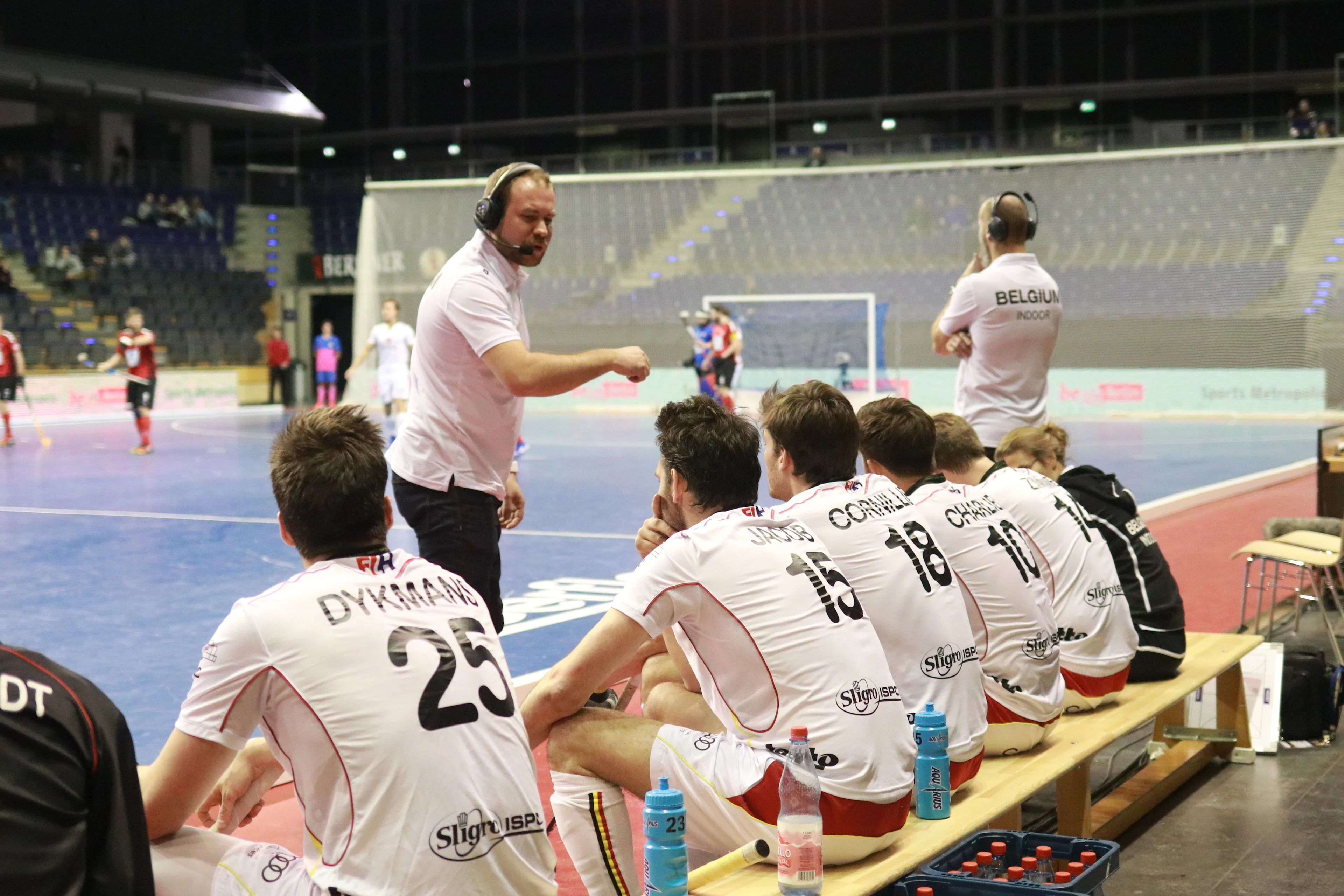 Belgian players and their assistant coach Maxime Bergez during the match between Zwitserland and Belgium, in pool B at the World Cup Indoor Hockey, in Berlin, Thurday 8 february 2018 on the picture regarding the Belga article ""On s'est concentre sur notre mentalite et dynamisme sur le terrain" (le coach Alexandre de Chaffoy)", 08/02/2018 22:59, in BRUSSELS. BEST QUALITY AVAILABLE - BELGA PHOTO DANIEL TECHY