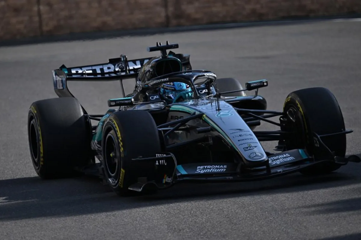 Mercedes' British driver George Russell competes during the Formula One Azerbaijan Grand Prix at the Baku City Circuit in Baku on September 26, 2026.  Igor IVANKO / AFP