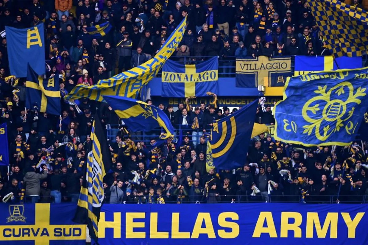 Hellas Verona supporters and fans cheer fans during the Italian Serie A football match between Hellas Verona and Inter Milan at Marcantonio Bentegodi Stadium, in Verona on November 23, 2024.  Piero CRUCIATTI / AFP