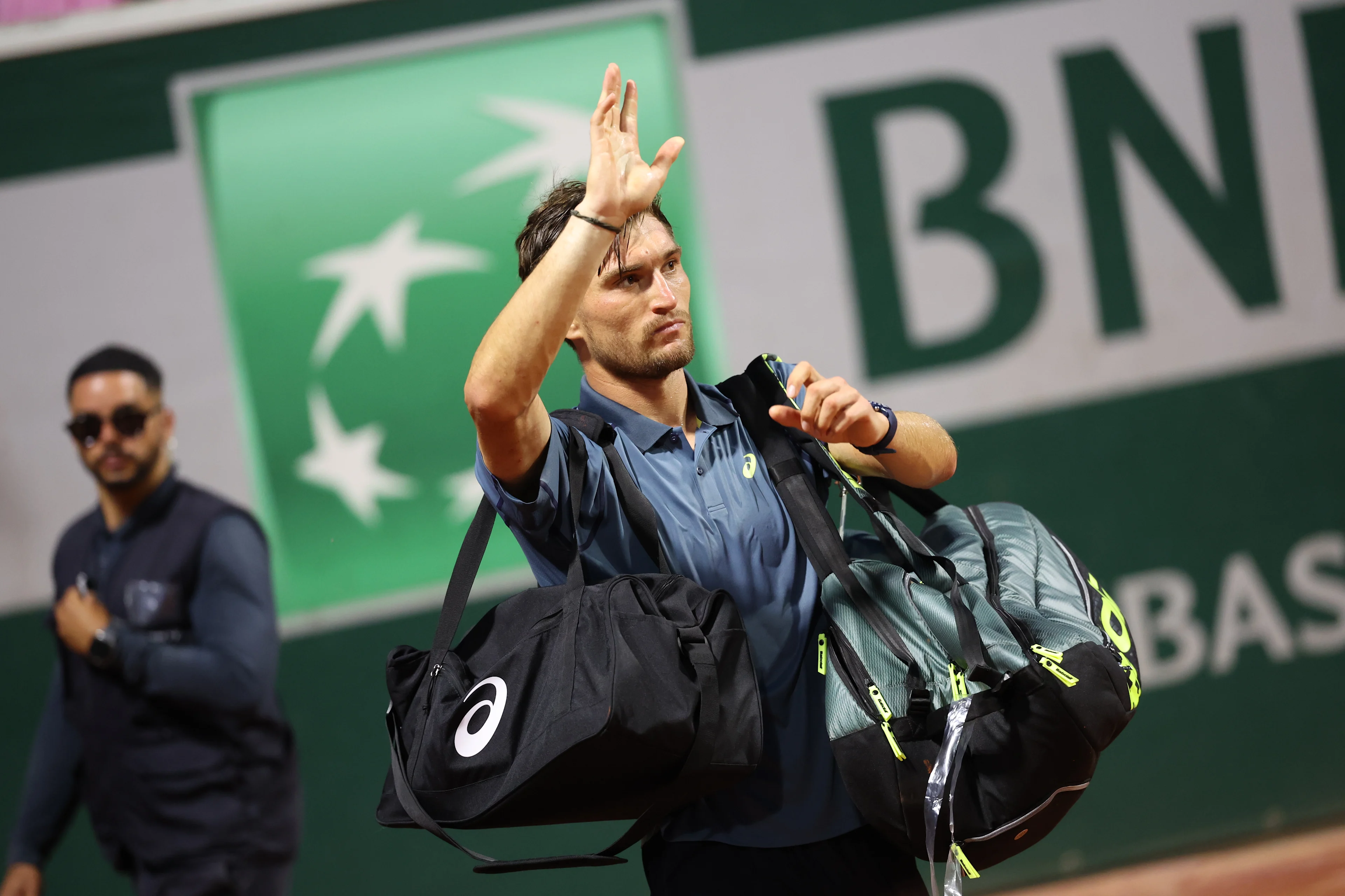 Belgian Raphael Collignon thanks supporters after he lost in the super tie-break in the fifth set during a third round match between Italian Arnaldi and Belgian Collignon, in the men's singles at the Roland Garros French Open tennis tournament, in Paris, France, Saturday 30 May 2026. This year's tournament takes place from 18 May to 07 June. BELGA PHOTO VIRGINIE LEFOUR