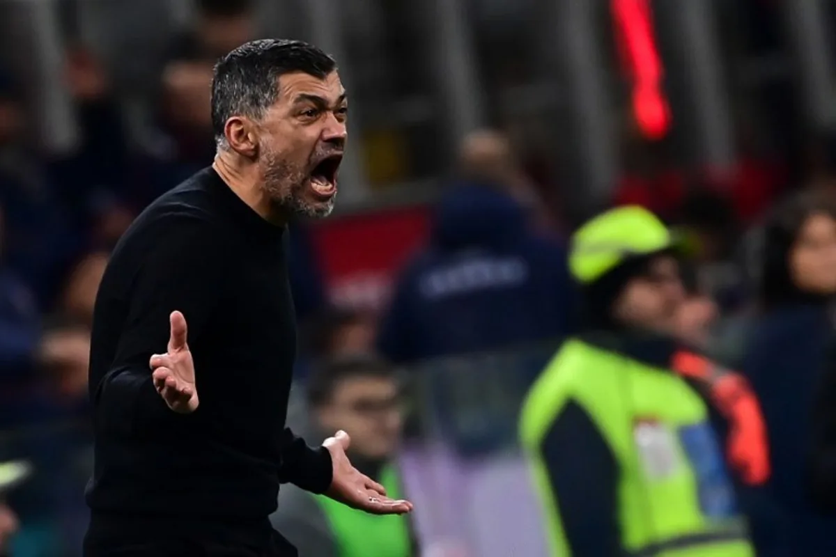 AC Milan's Portuguese coach Sergio Conceicao reacts during the Italian Serie A football match between AC Milan and Cagliari at the San Siro Stadium in Milan, Italy on January 11, 2025  Piero CRUCIATTI / AFP