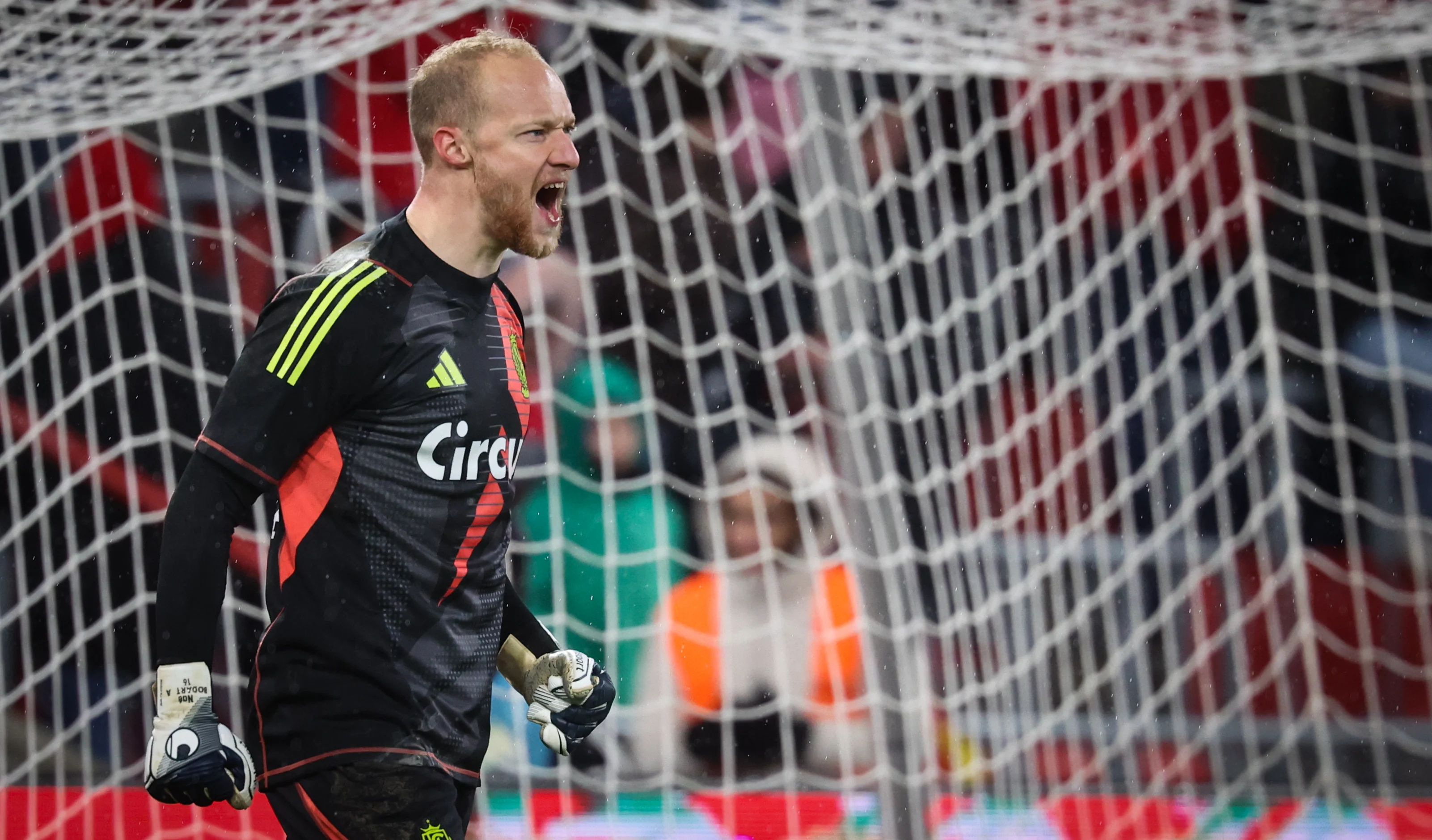 Standard's goalkeeper Arnaud Bodart celebrates after scoring during a soccer match between Standard de Liege and Cercle Brugge, Saturday 23 November 2024 in Liege, on day 15 of the 2024-2025 season of the 'Jupiler Pro League' first division of the Belgian championship. BELGA PHOTO VIRGINIE LEFOUR