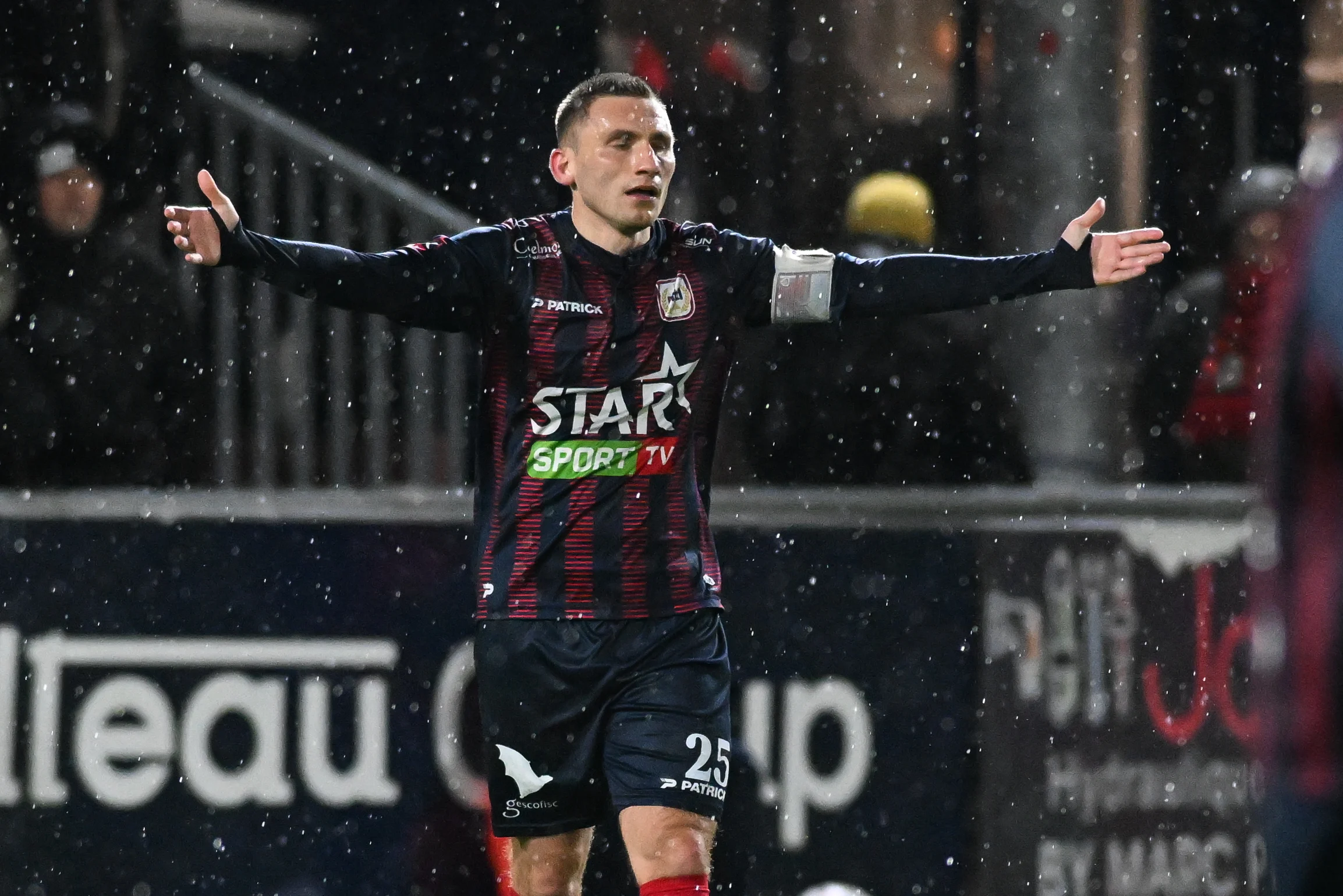 Liege's Jonathan D'Ostilio looks dejected during a soccer game between RFC Liege and Club NXT, Friday 20 February 2026 in Liege, on day 26 (out of 30) of the 2025-2026 'Challenger Pro League' 1B second division of the Belgian championship. BELGA PHOTO JILL DELSAUX