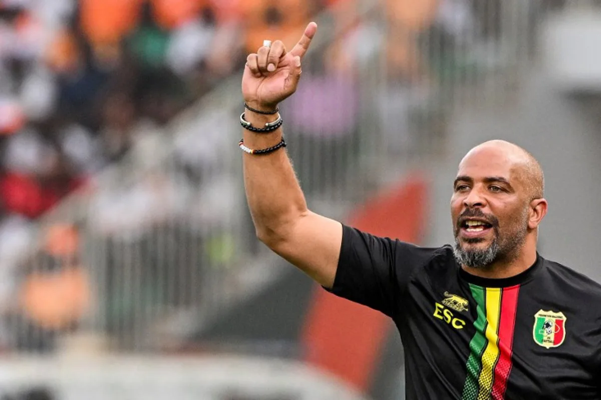 Mali's head coach Eric Chelle shouts instructions to his players from the touchline during the Africa Cup of Nations (CAN) 2024 quarter-final football match between Mali and Ivory Coast at the Stade de la Paix in Bouake on February 3, 2024.  Issouf SANOGO / AFP