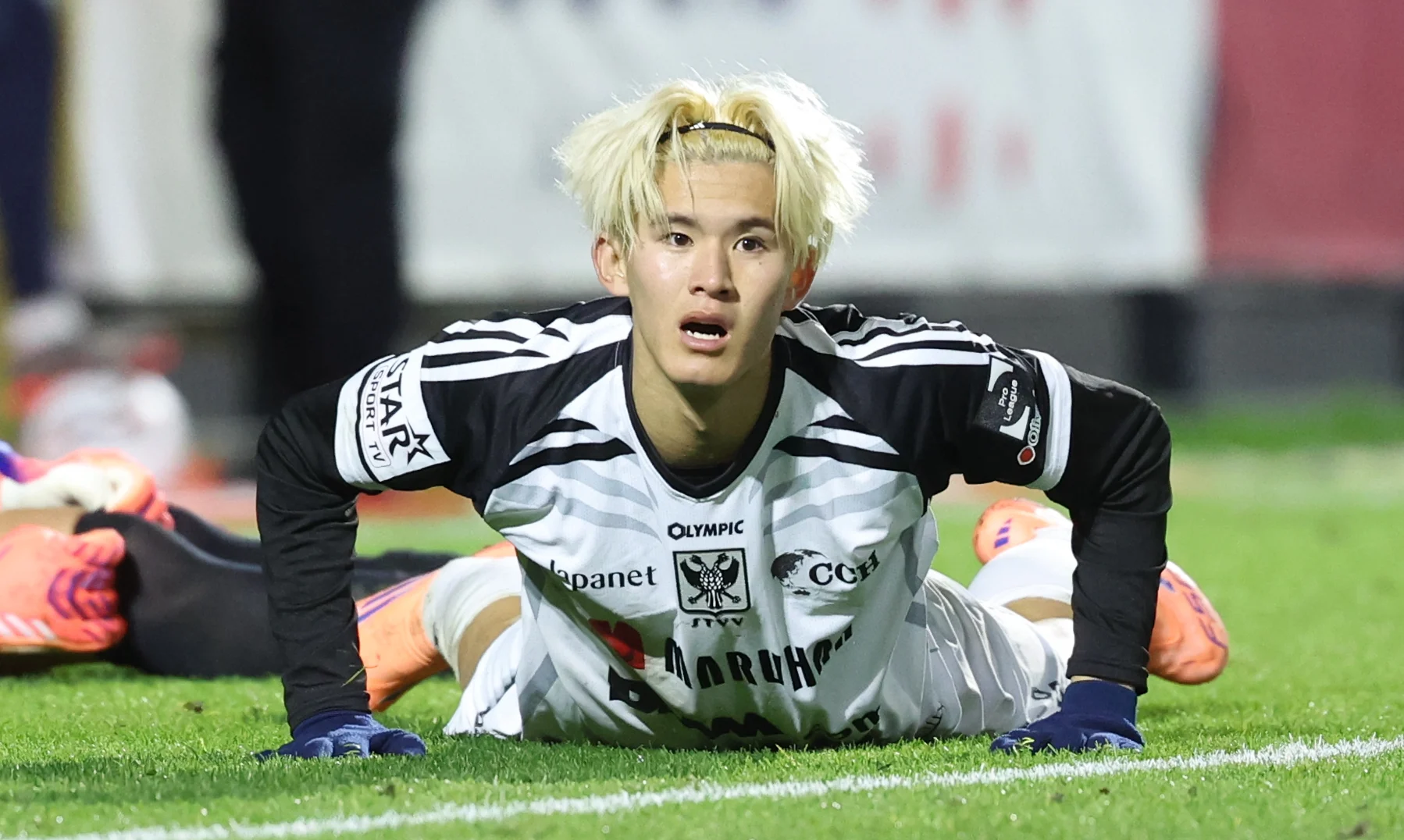 STVV's Keisuke Goto looks dejected during a soccer match between Royale Union Saint-Gilloise and Sint-Truidense VV, Sunday 26 October 2025 in Brussels, on day 12 of the 2025-2026 'Jupiler Pro League' first division of the Belgian championship. BELGA PHOTO VIRGINIE LEFOUR