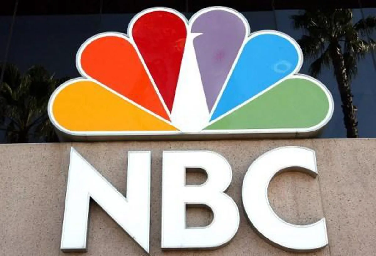 Picture showing the logo of the NBC Television in front of the Channel building in Burbank, CA, 11 October 2006. AFP PHOTO GABRIEL BOUYS