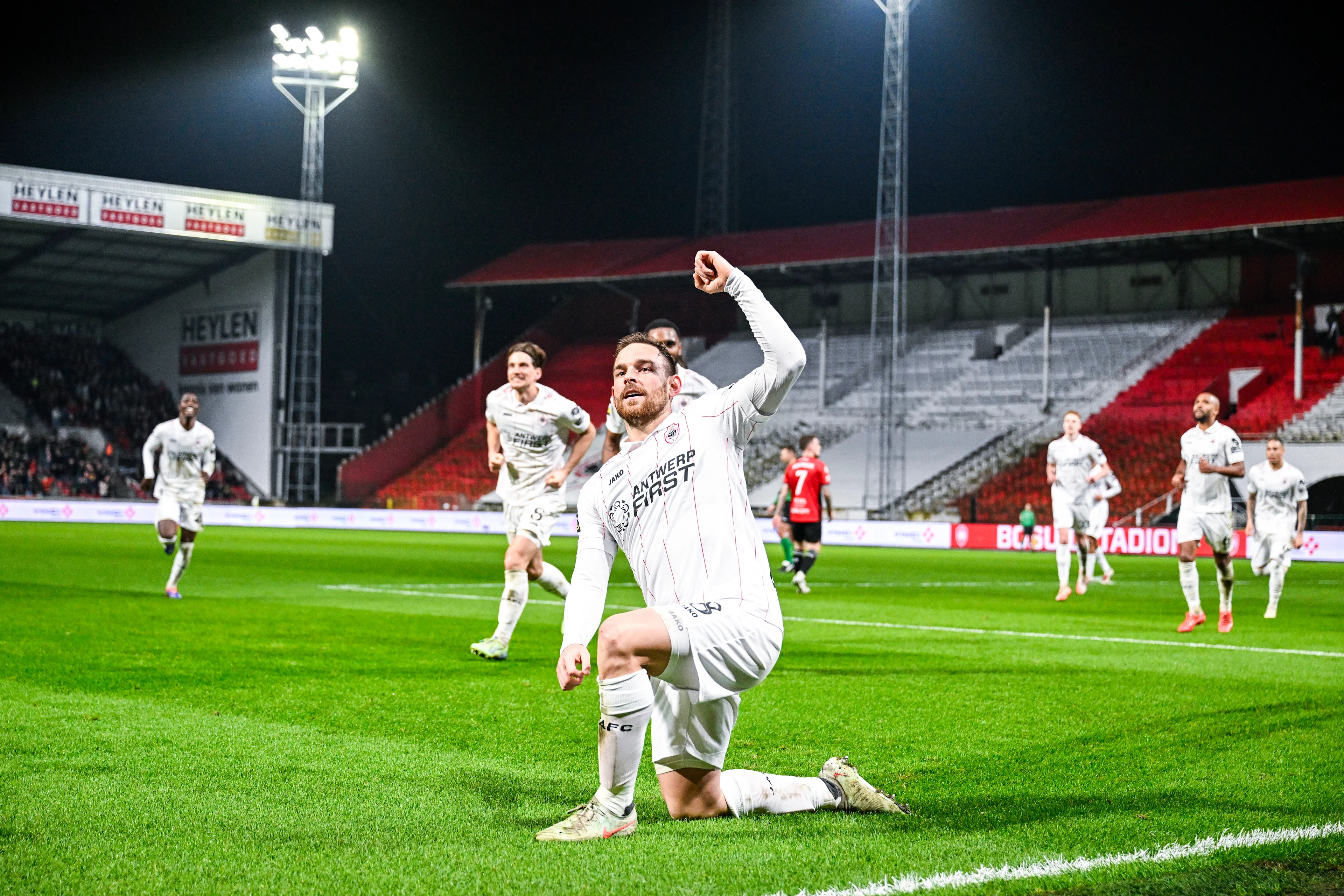 Antwerp's Vincent Janssen celebrates after scoring during a soccer match between Royal Antwerp FC and Oud-Heverlee Leuven, Saturday 22 February 2025 in Antwerp, on day 27 of the 2024-2025 season of the 'Jupiler Pro League' first division of the Belgian championship. BELGA PHOTO TOM GOYVAERTS