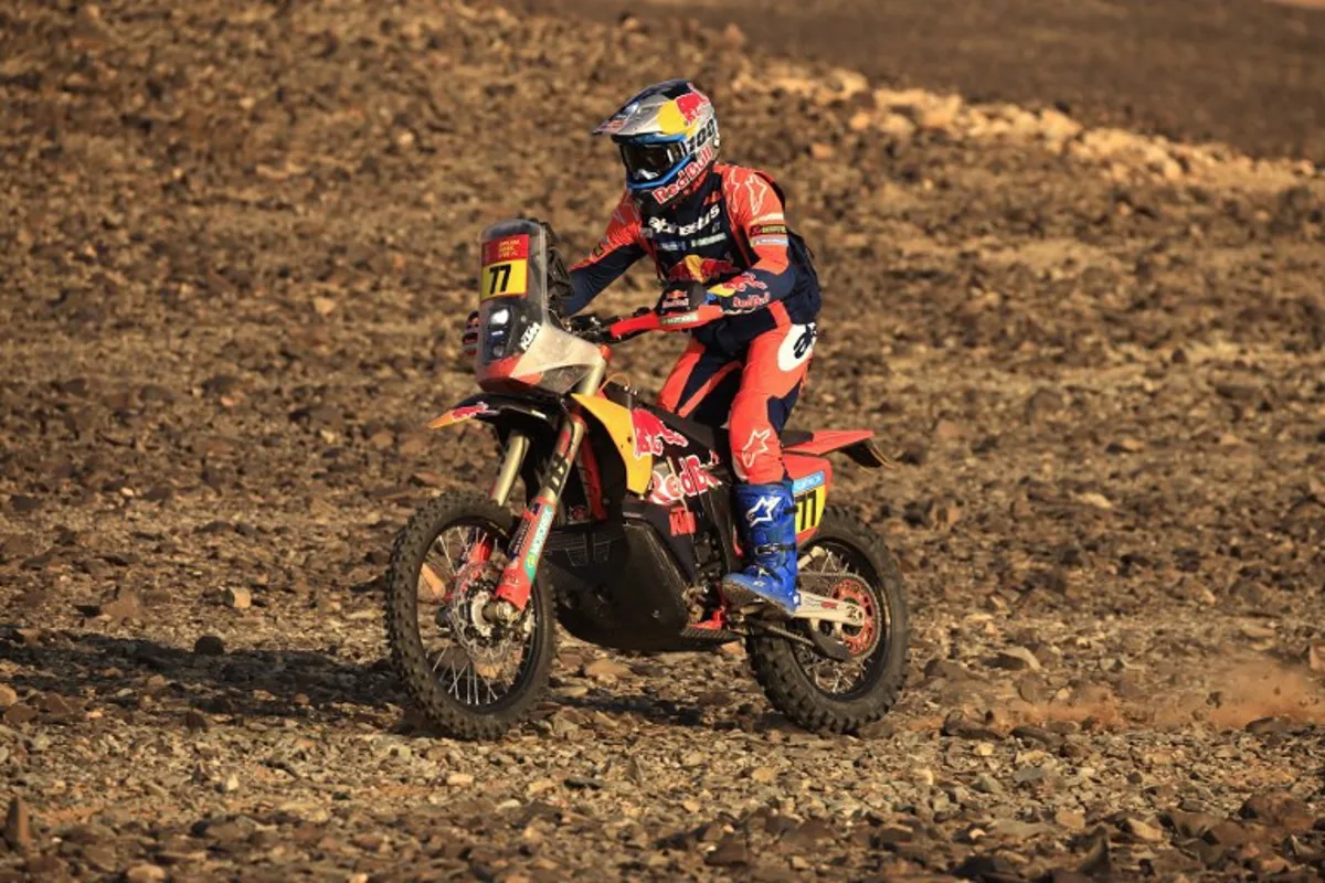 Argentinian biker Luciano Benavides competes during Stage 7 of the Dakar Rally 2025, between Al Duwadimi and Al Duwadimi, Saudi Arabia, on January 12, 2025.  Valery HACHE / AFP