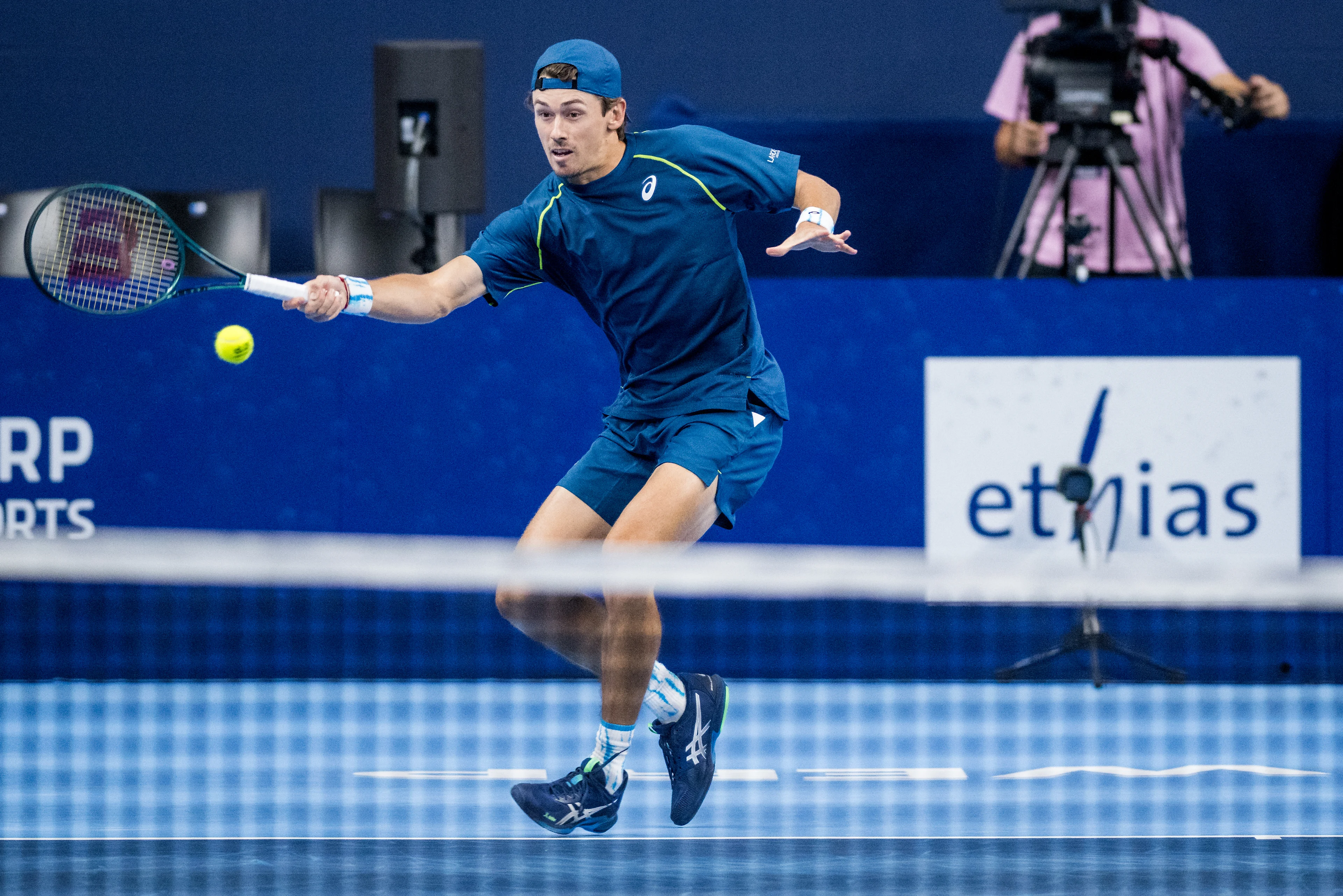 Australia's Alex De Minaur pictured in action during a tennis match in the quarter finals of the singles competition at the ATP European Open Tennis tournament in Antwerp, Friday 18 October 2024. BELGA PHOTO JASPER JACOBS