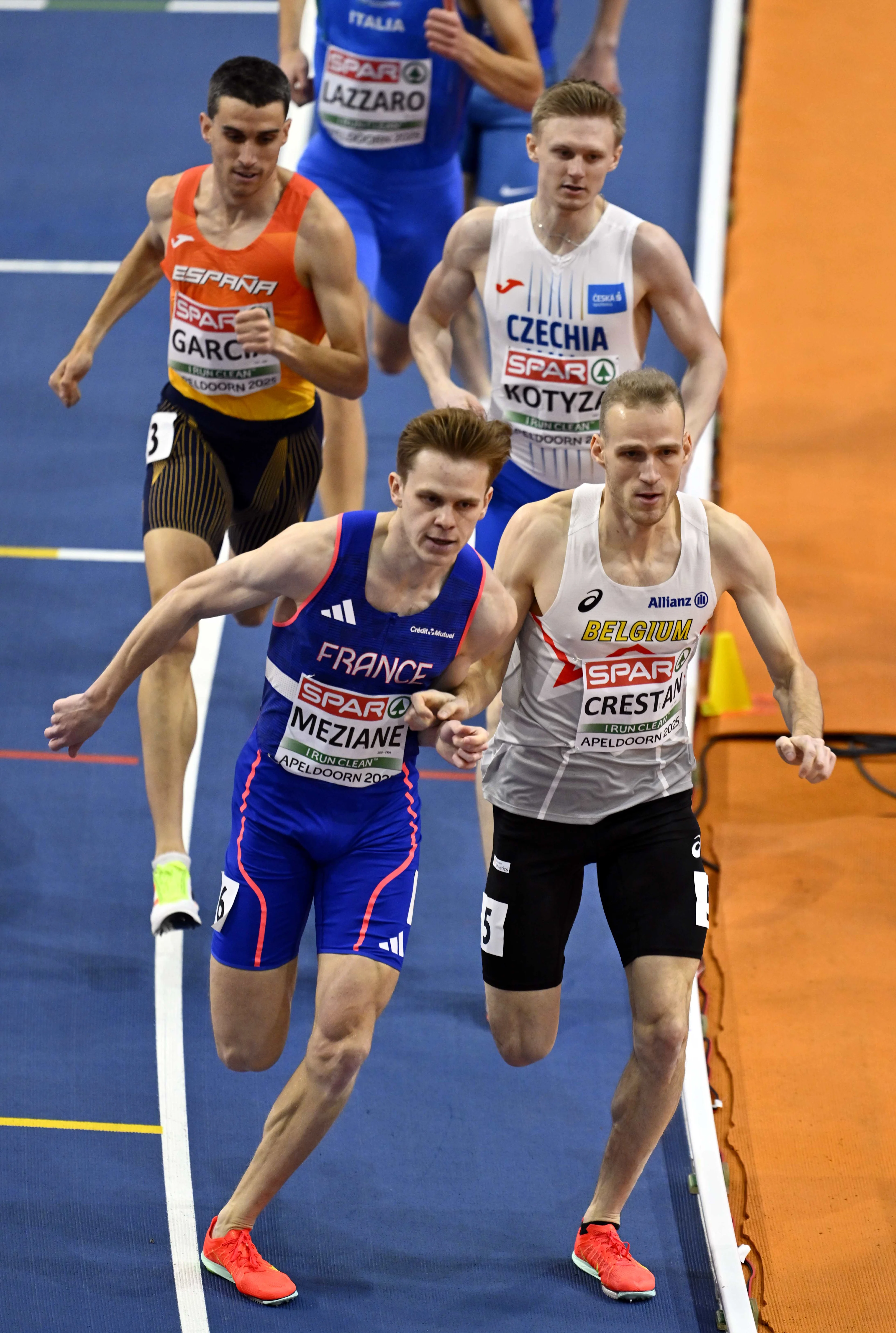 French Yanis Meziane and Belgian Eliott Crestan pictured in action during the men's 800m round 1, at  the European Athletics Indoor Championships, in Apeldoorn, The Netherlands, Friday 07 March 2025. The championships take place from 6 to 9 March. BELGA PHOTO ERIC LALMAND