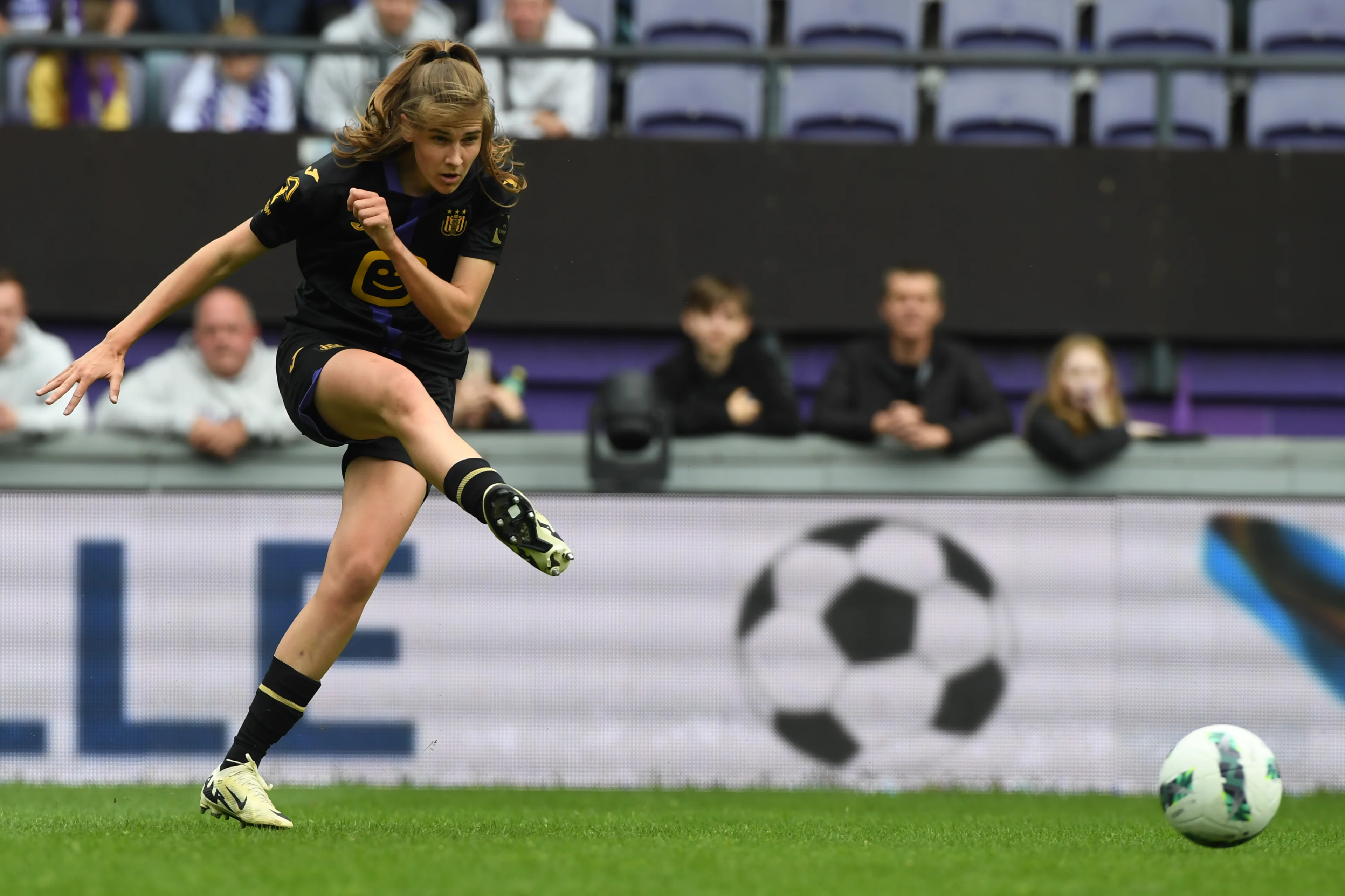 RSCA's Marie Minnaert pictured in action during a soccer game between RSCA Women and KRC Genk, Saturday 25 May 2024 in Brussels, on day 10/10 of the play-off group A of the Super League women's championship. BELGA PHOTO JILL DELSAUX