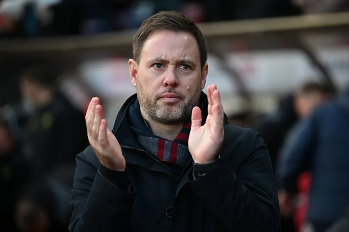 Sunderland's English head coach Michael Beale applauds ahead of kick-off in the English FA Cup third round football match between Sunderland and Newcastle United at The Stadium of Light in Sunderland in north east England on January 6, 2024. Paul ELLIS / AFP