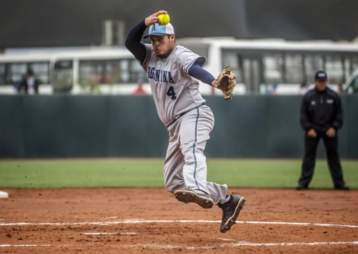 Argentina's Huemul Mata pitches against US in the Men Grand Final to win the gold medal of the Softball competition during the Lima 2019 Pan-American Games in Lima, on August 1, 2019. Ernesto BENAVIDES / AFP