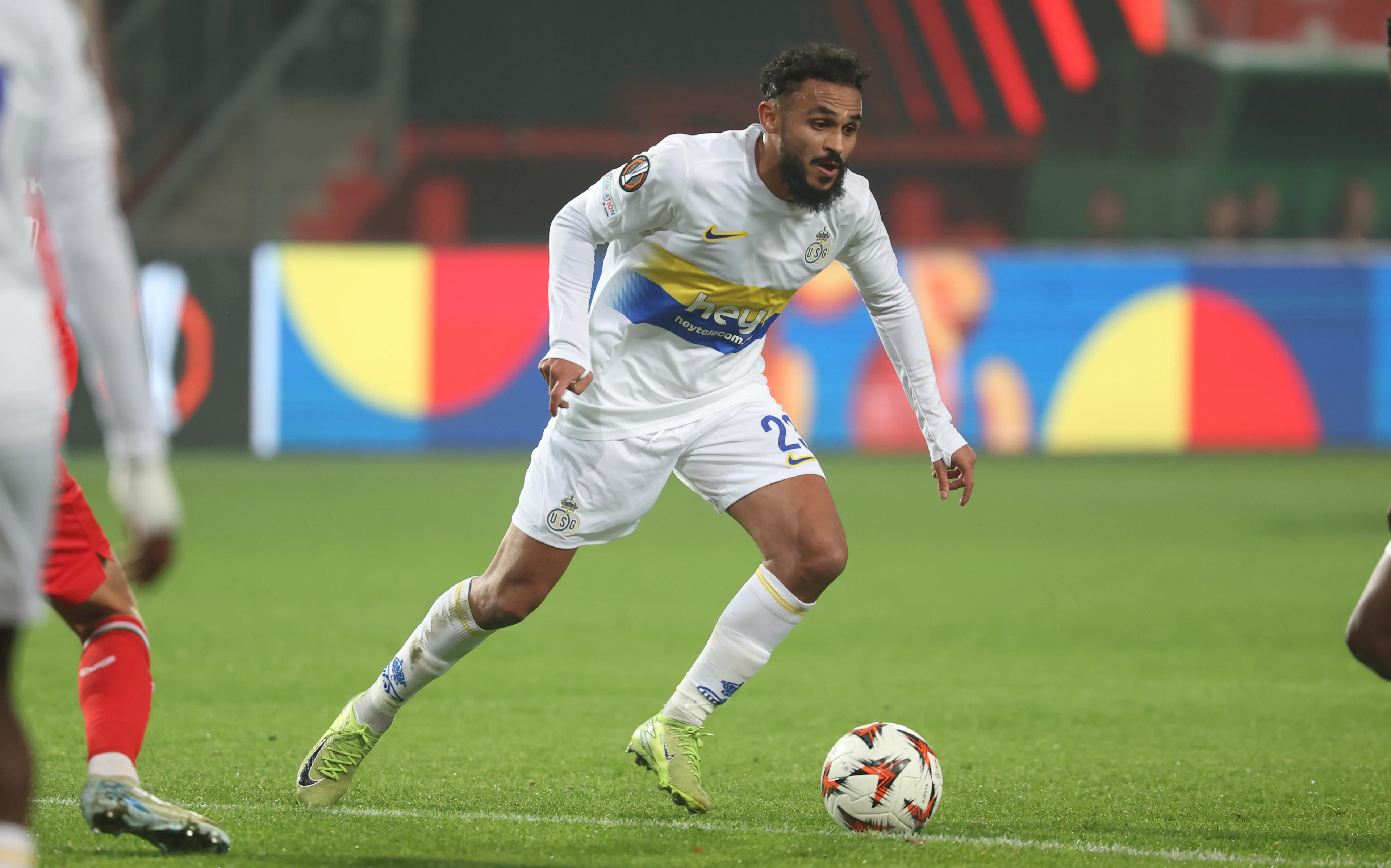 Union's Soufiane Boufal fights for the ball during a soccer game between Dutch FC Twente and Belgian Royale Union Saint-Gilloise, on Thursday 28 November 2024 in Enschede, the Netherlands, on day 5 of the League phase of the UEFA Europa League tournament. BELGA PHOTO VIRGINIE LEFOUR